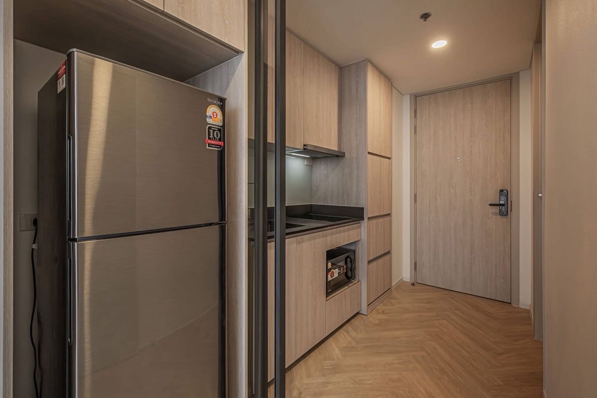 For SaleCondoRama9, Petchburi, RCA : 𝐋𝐚𝐧𝐝𝐦𝐚𝐫𝐤 @𝐌𝐑𝐓 𝐑𝐚𝐦𝐚𝟗 New room, 1 hand, comfortable installments 𝟏𝟏, 𝟎𝟎𝟎/month, do not have to pay down payment Ready Free every fee. Yes, urgent payment.