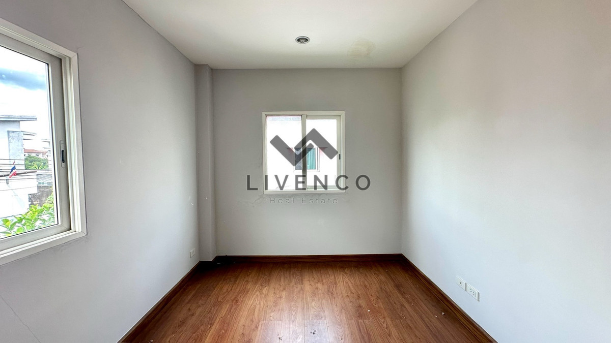 ขายทาวน์โฮมเอกชัย บางบอน : ขายบ้าน ทาวน์โฮม 2ชั้น The exclusive (สาทร-กัลปพฤกษ์) พื้นที่รอบบ้าน  Size ใหญ่พิเศษ 