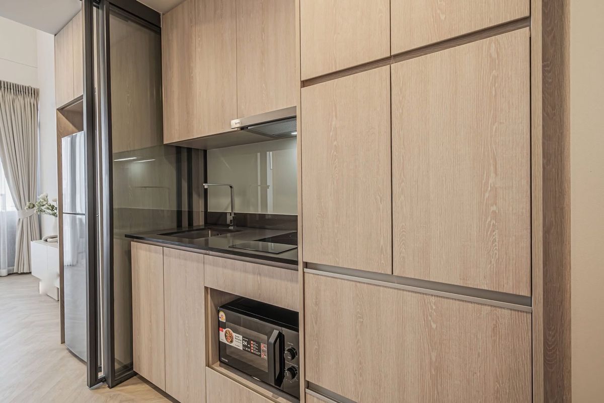 For SaleCondoRama9, Petchburi, RCA : 𝐋𝐚𝐧𝐝𝐦𝐚𝐫𝐤 @𝐌𝐑𝐓 𝐑𝐚𝐦𝐚𝟗 New room, 1 hand, comfortable installments 𝟏𝟏, 𝟎𝟎𝟎/month, do not have to pay down payment Ready Free every fee. Yes, urgent payment.