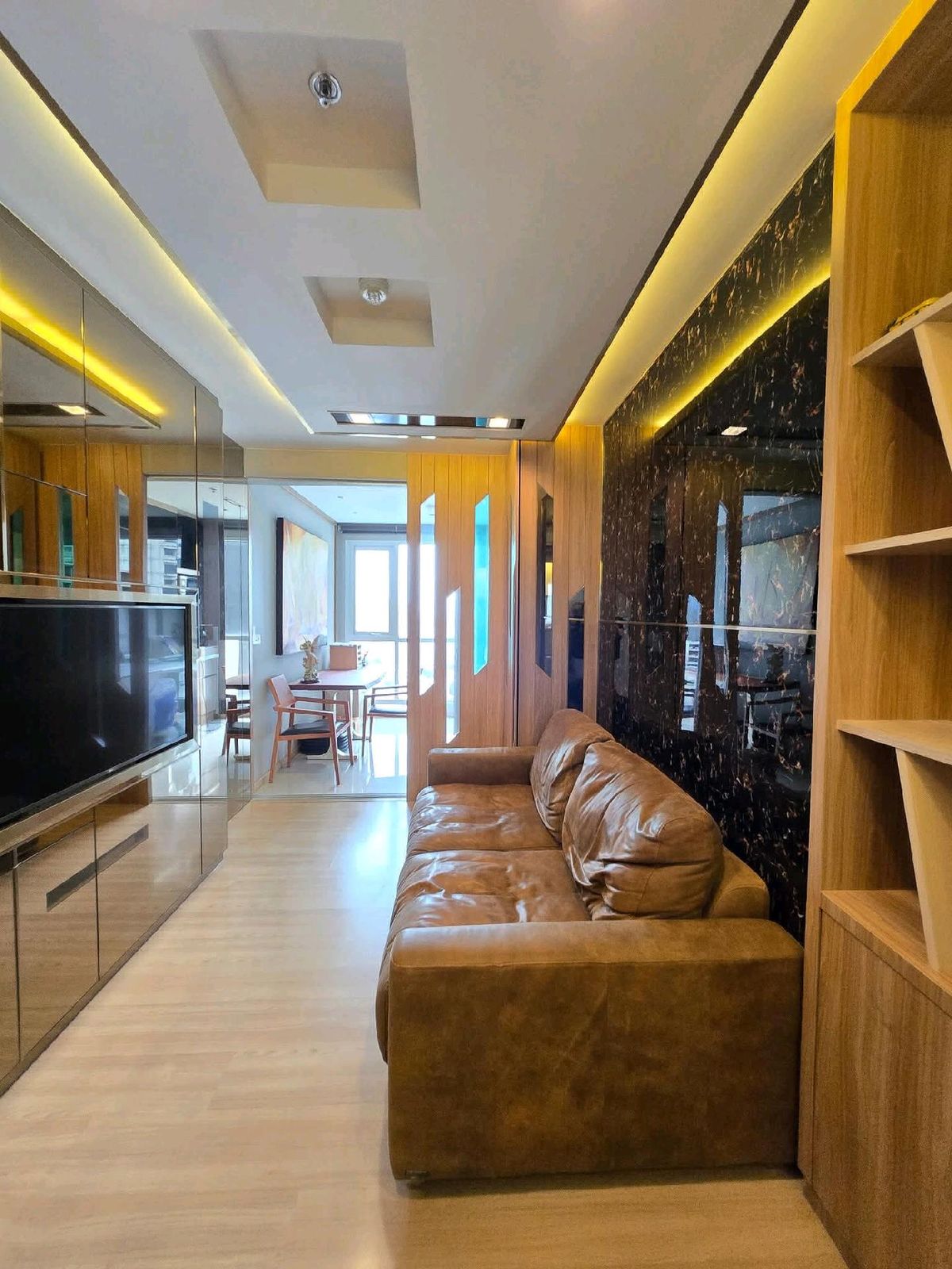 คอนโดสาทร นราธิวาส : ขาย/เช่า🔥🔥 ด่วนขาดทุน🔥🔥RHYTHM  SATHORN 21 ใกล้. Bts ตากสิน 