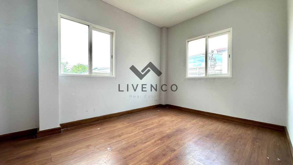 ขายทาวน์โฮมเอกชัย บางบอน : ขายบ้าน ทาวน์โฮม 2ชั้น The exclusive (สาทร-กัลปพฤกษ์) พื้นที่รอบบ้าน  Size ใหญ่พิเศษ 