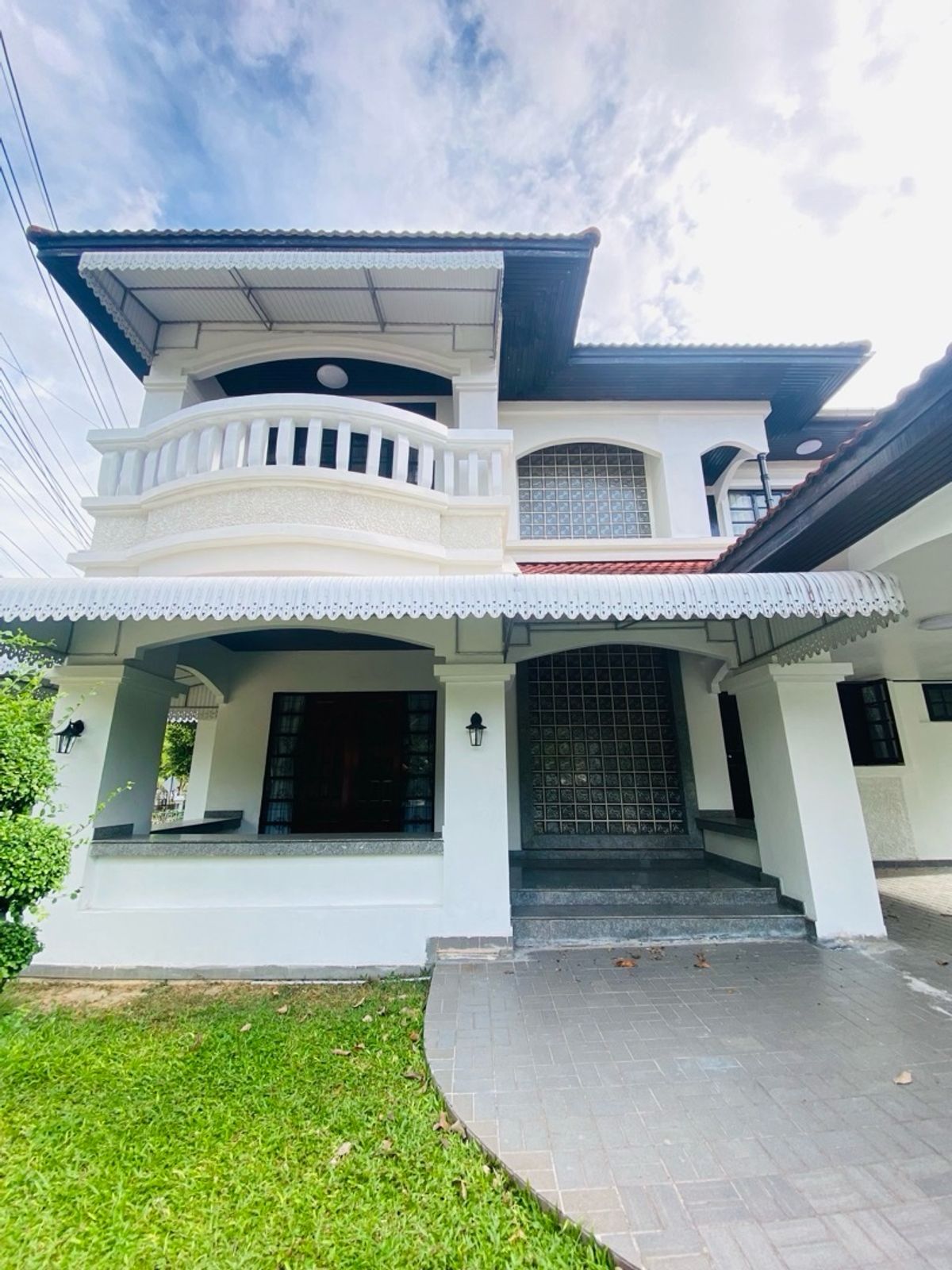 ให้เช่าบ้านพัฒนาการ ศรีนครินทร์ : ให้เช่า บ้านเดี่ยวสุดร่มรื่น “ลัดดาวัลย์ ศรีนครินทร์”  พร้อมอยู่ทันที ขนาด 120 ตนว. มี 3 ห้องนอน 