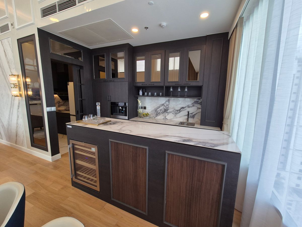 For SaleCondoRama9, Petchburi, RCA : 🔥( DUPLEX PENTHOUSE!! ) #Special room Landmark @MRTA Station Rama 9, hotel-style service, Branded Residences