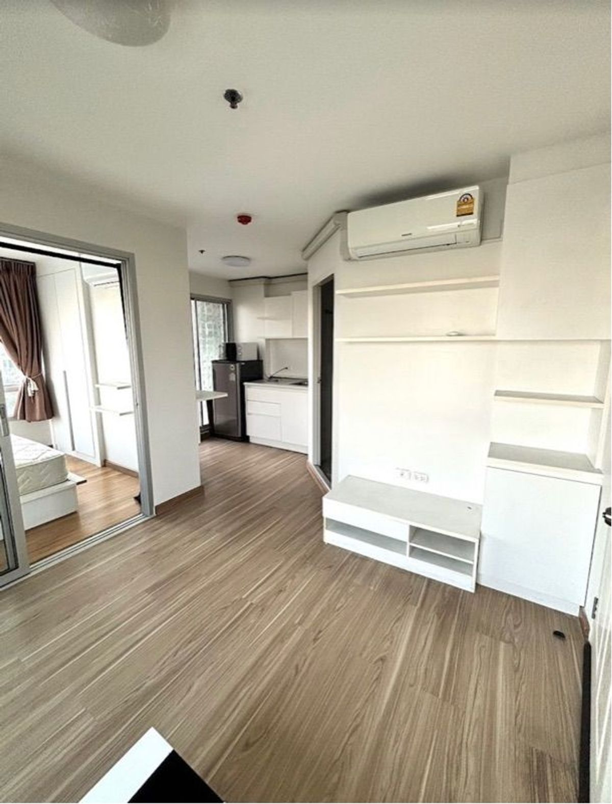 For SaleCondoRama3 (Riverside),Satupadit : 🌇 Special corner condo for sale @ The Trust Rama 3 has a private deck corner 064-974-2441.