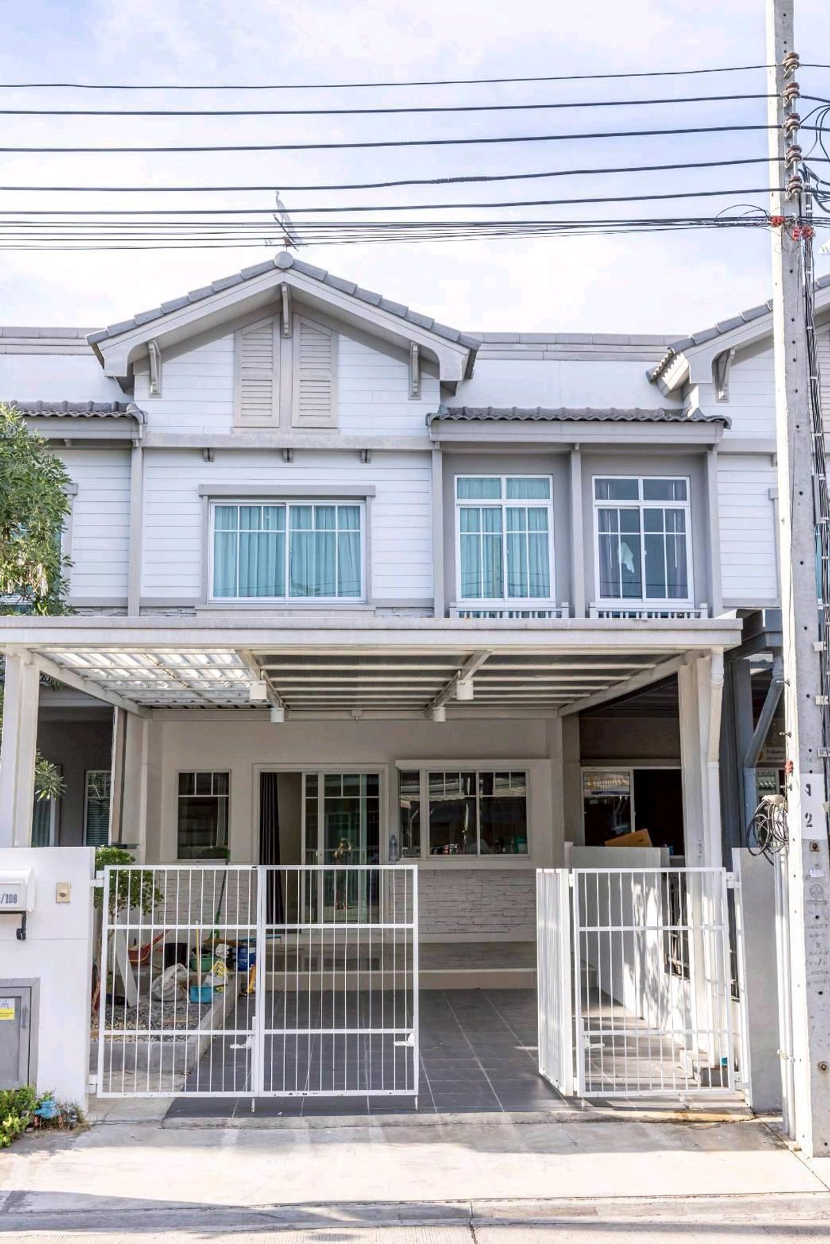 For SaleTownhomeMin Buri, Romklao : 🍒 Selling a beautiful townhouse, renovated like 1 hand with front and backyard kitchen