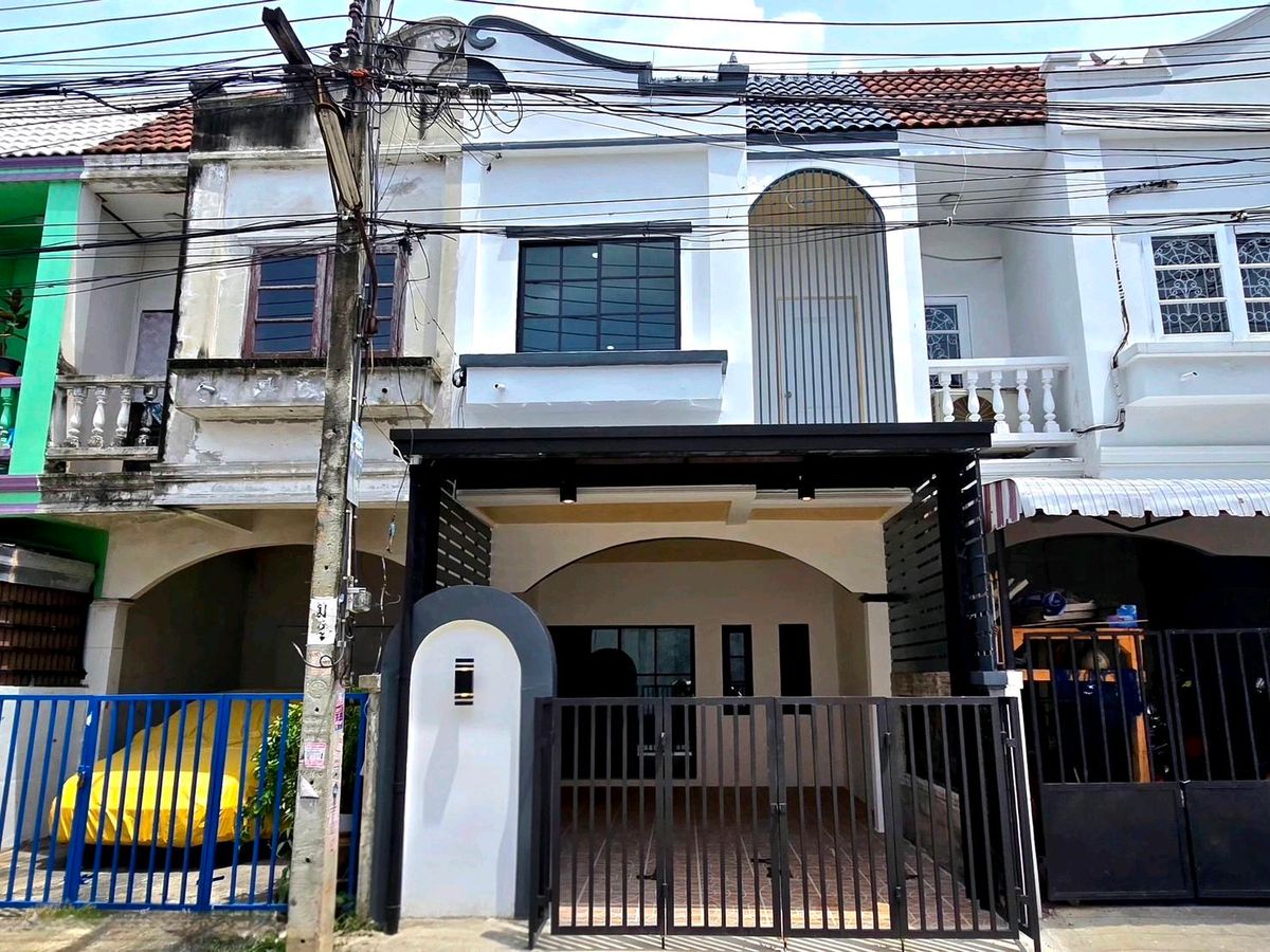 ขายทาวน์โฮมนวมินทร์ รามอินทรา : ทาวน์เฮ้าส์ 2 ชั้น หมู่บ้านวรางกูล เลียบคลองสองซอย 5 แฟชั่นไอส์แลนด์ The promenade The Jas เลียบคลองสอง บิ๊กซี แม็คโคร โลตัส สวนสัตว์ซาฟารีเวิลด์ ตลาดหทัยมิตร ตลาดมีนบุรี ใกล้รถไฟฟ้าสายสีชมพู รีโนเวทแล้วพร้อมอยู่