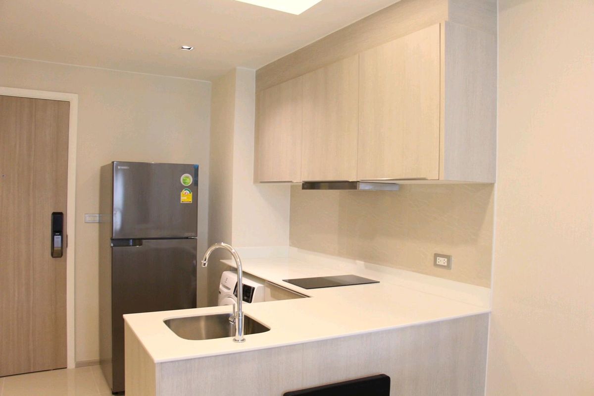 For RentCondoSukhumvit, Asoke, Thonglor : Vtara sukhumvit 36
5th floor 2 bedroom, 2 bathroom
68 sqm fully furnished
Bathtub, balcony, poolview