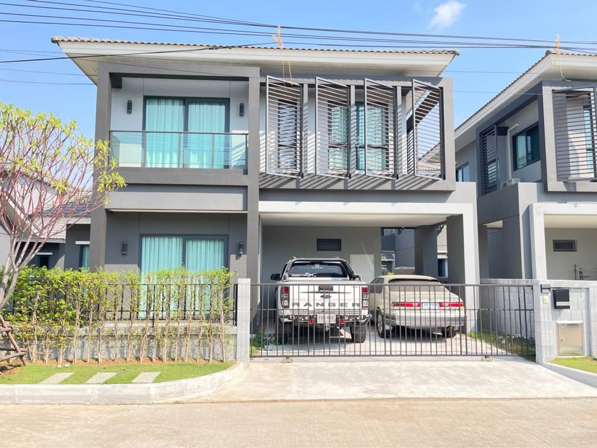 For RentHouseSamut Prakan,Samrong : 2-storey detached house, never lived in, beautifully decorated, renting in Bang Na-King Kaew, near Makro Bang Phli, only 2.1 km.