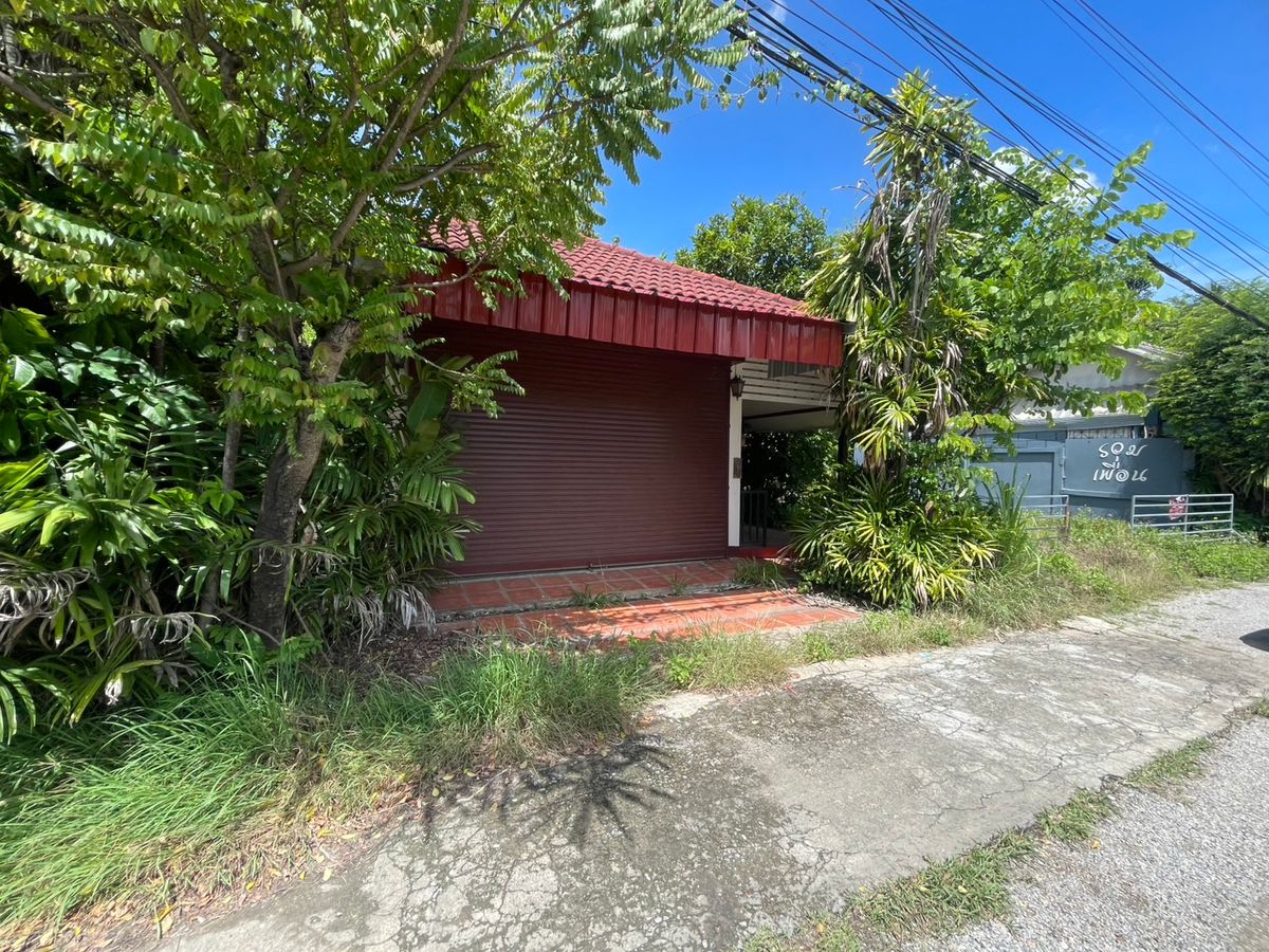 For SaleHouseChiang Mai :  FOR SALE – Roadside House & Land Near North Chiang Mai University (Hang Dong)