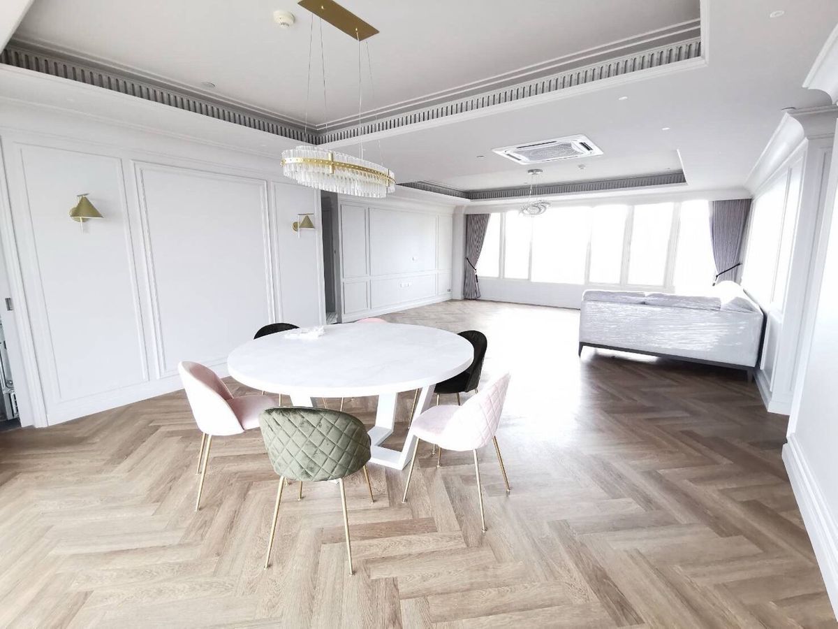 For SaleCondoSukhumvit, Asoke, Thonglor : Condo for sale, Hampton Thonglor 10, size 235 SQ.M 4 Bath 5 Bath, only 55 MB !! Contact 086-795-9997 (Jimmy)