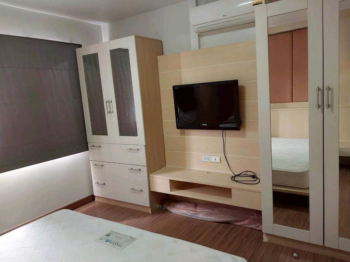ให้เช่าคอนโดพัฒนาการ ศรีนครินทร์ : Seasons condominiumห้องใหญ่ราคาดี 8500 บาทชั้น 4 อาคาร B ขนาดประมาณ 44.59 ตรม. 1 ห้องนอน 1 ห้องน้ำ พร้อมเฟอร์นิเจอร์ 