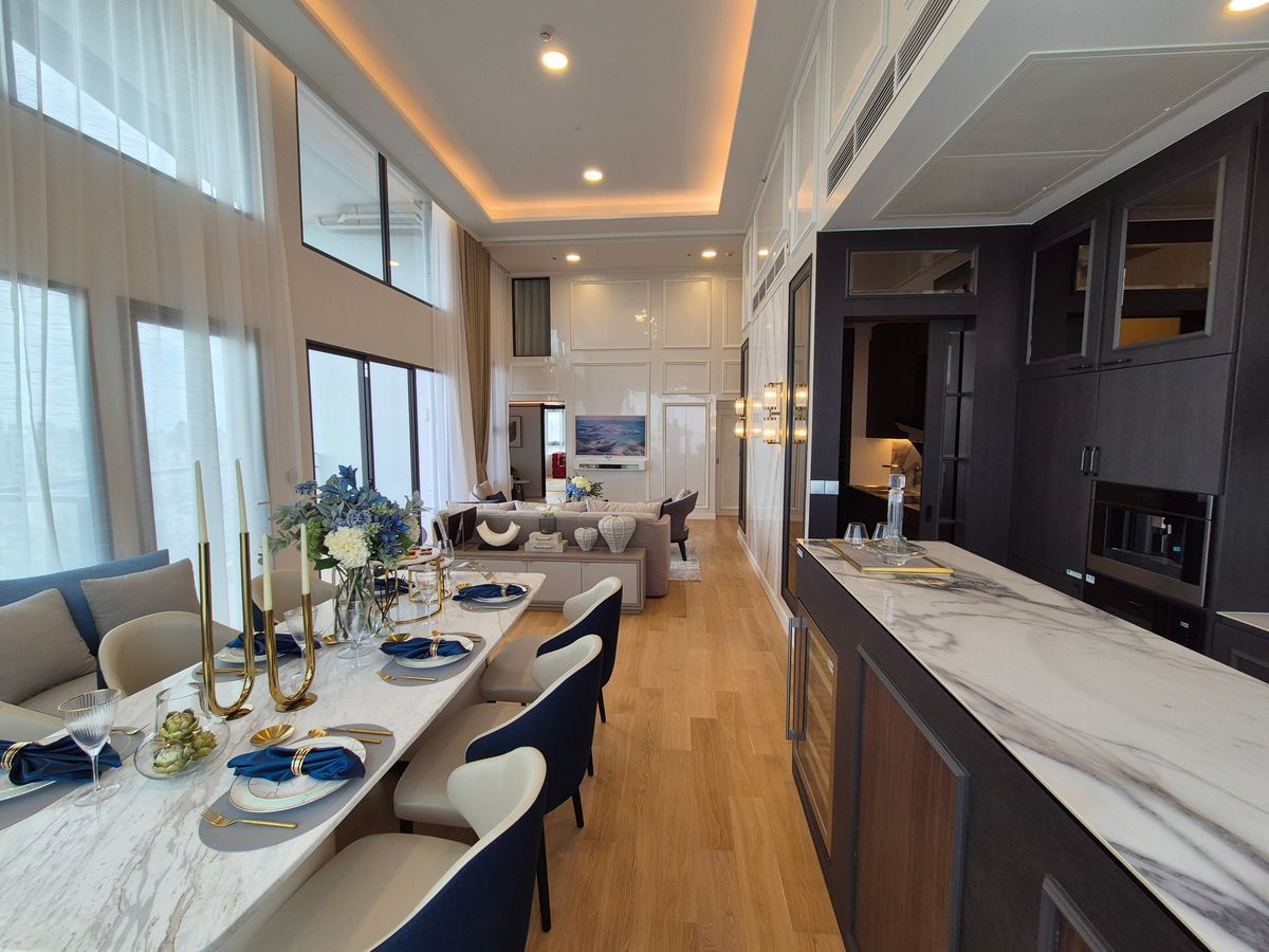 For SaleCondoRama9, Petchburi, RCA : 🔥( DUPLEX PENTHOUSE!! ) #Special room Landmark @MRTA Station Rama 9, hotel-style service, Branded Residences