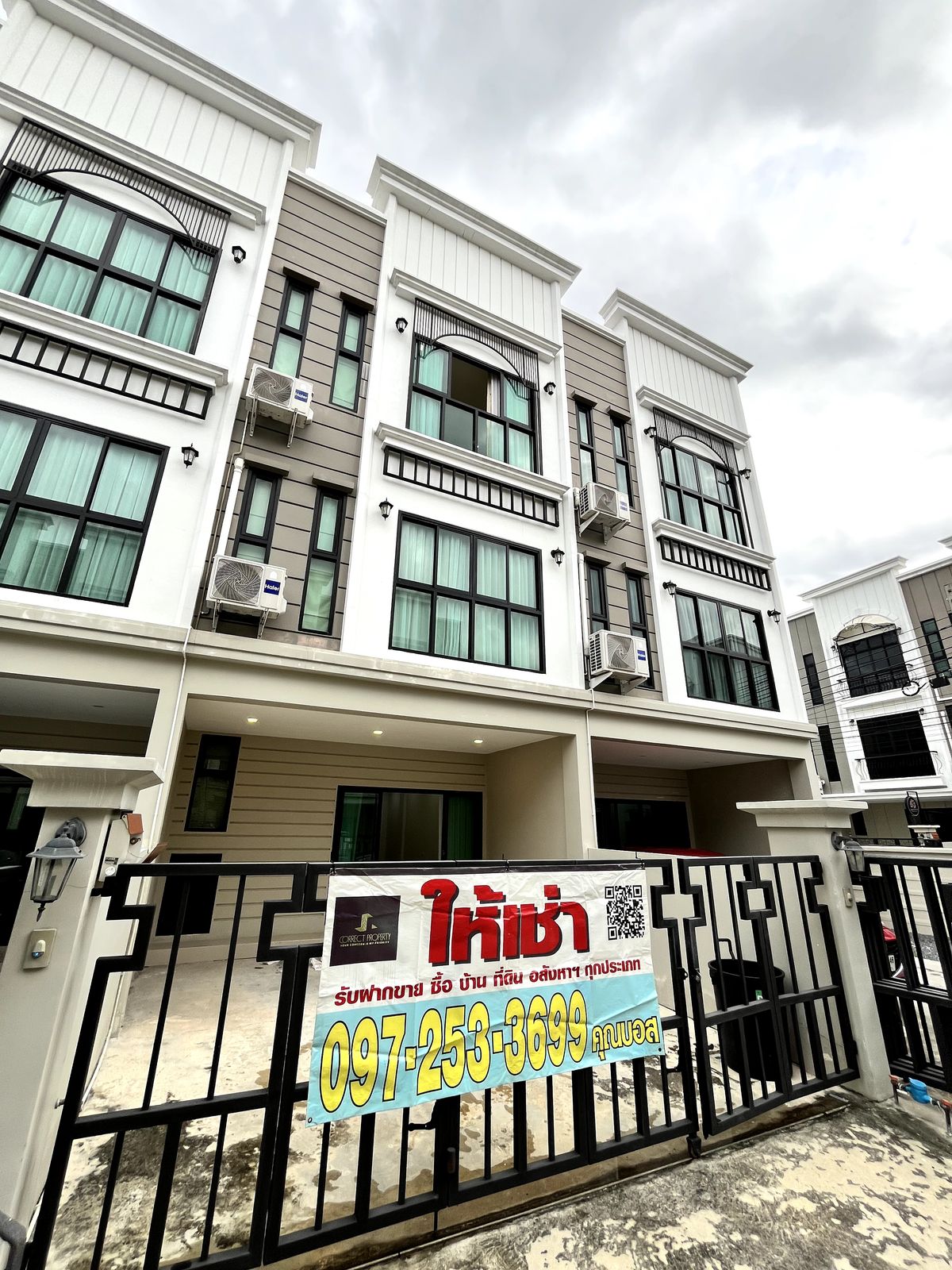 For RentTownhomeNawamin, Ramindra : 📢 Rent Eternity Town Primrose Watcharapol Sukhaphiban 5 📢 Large 4 air conditioners. Can be registered with S2501 -593.
