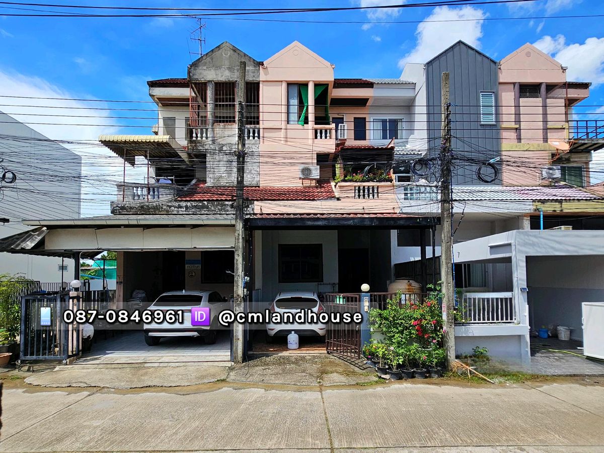 ขายทาวน์โฮมเชียงใหม่ : บ้านถนนคันคลอง ใกล้มหาวิทยาลัยเชียงใหม่ (มช.) แค่ 2 กม. บ้านเล่นระดับ 3 ชั้นครึ่ง 4 ห้องนอน 5 ห้องน้ำ ถูกกว่าคอนโด ถูกสุดในย่านนี้