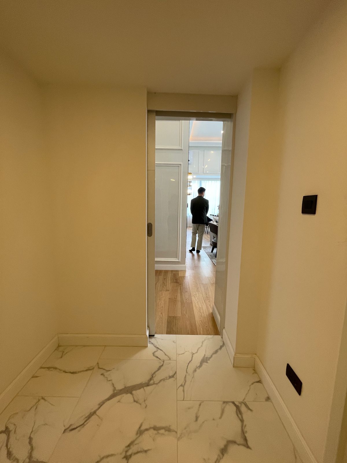 ขายคอนโดพระราม 9 เพชรบุรีตัดใหม่ RCA : ขายคอนโด แลนด์มาร์ค แอท เอ็มอาร์ทีเอ สเตชั่น: Penthouses 3 ห้องน้อน 3 ห้องน้ำ ตกแต่งครบพร้อมเข้าอยู่  นิยามใหม่ของการใช้ชีวิตใจกลางกรุงเทพฯ คอนโดมิเนียม Branded Residence โดย Cassia (Banyan Group) Mega Mixed-Use ใกล้ MRT สายสีส้ม เพียง 350 เมตร  