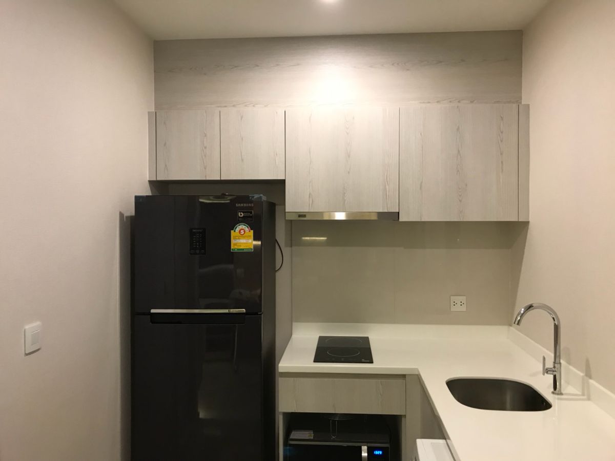 For RentCondoRama9, Petchburi, RCA : Life Asoke ✨ 30 sq.m. Fully Furnished ✨ 📞 Line: @pukkhome (with @)