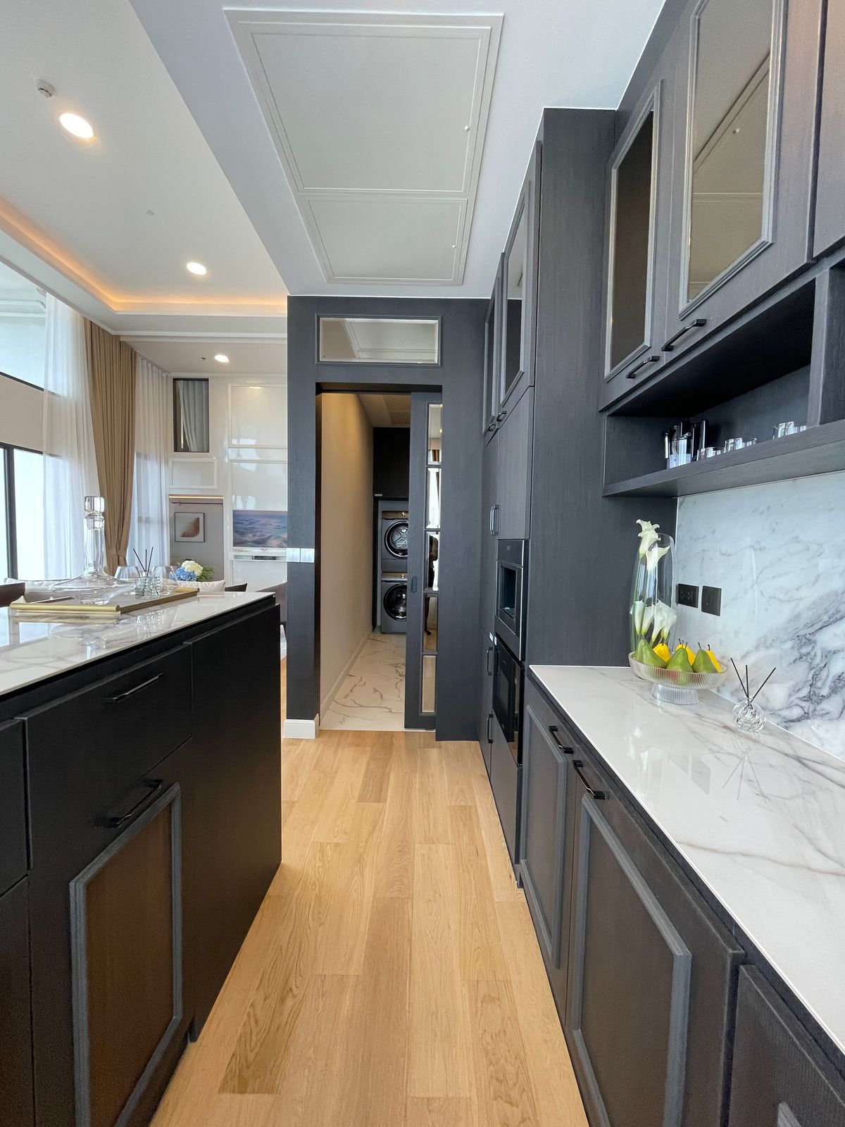 ขายคอนโดพระราม 9 เพชรบุรีตัดใหม่ RCA : ขายคอนโด แลนด์มาร์ค แอท เอ็มอาร์ทีเอ สเตชั่น: Penthouses 3 ห้องน้อน 3 ห้องน้ำ ตกแต่งครบพร้อมเข้าอยู่  นิยามใหม่ของการใช้ชีวิตใจกลางกรุงเทพฯ คอนโดมิเนียม Branded Residence โดย Cassia (Banyan Group) Mega Mixed-Use ใกล้ MRT สายสีส้ม เพียง 350 เมตร  