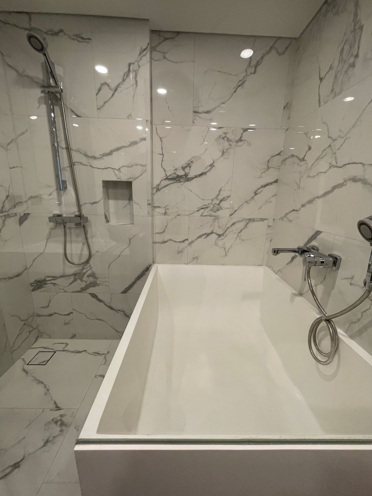 ขายคอนโดพระราม 9 เพชรบุรีตัดใหม่ RCA : ขายคอนโด แลนด์มาร์ค แอท เอ็มอาร์ทีเอ สเตชั่น: Penthouses 3 ห้องน้อน 3 ห้องน้ำ ตกแต่งครบพร้อมเข้าอยู่  นิยามใหม่ของการใช้ชีวิตใจกลางกรุงเทพฯ คอนโดมิเนียม Branded Residence โดย Cassia (Banyan Group) Mega Mixed-Use ใกล้ MRT สายสีส้ม เพียง 350 เมตร  