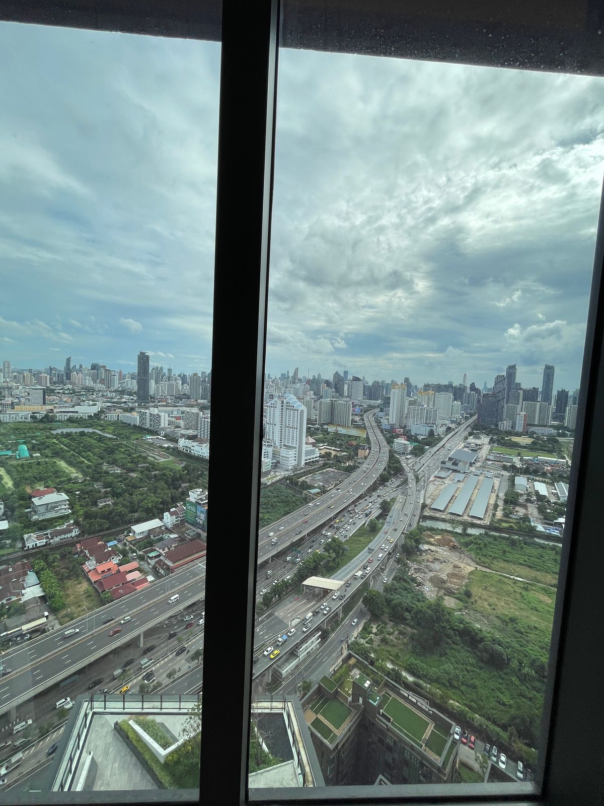 ขายคอนโดพระราม 9 เพชรบุรีตัดใหม่ RCA : ขายคอนโด แลนด์มาร์ค แอท เอ็มอาร์ทีเอ สเตชั่น: Penthouses 3 ห้องน้อน 3 ห้องน้ำ ตกแต่งครบพร้อมเข้าอยู่  นิยามใหม่ของการใช้ชีวิตใจกลางกรุงเทพฯ คอนโดมิเนียม Branded Residence โดย Cassia (Banyan Group) Mega Mixed-Use ใกล้ MRT สายสีส้ม เพียง 350 เมตร  