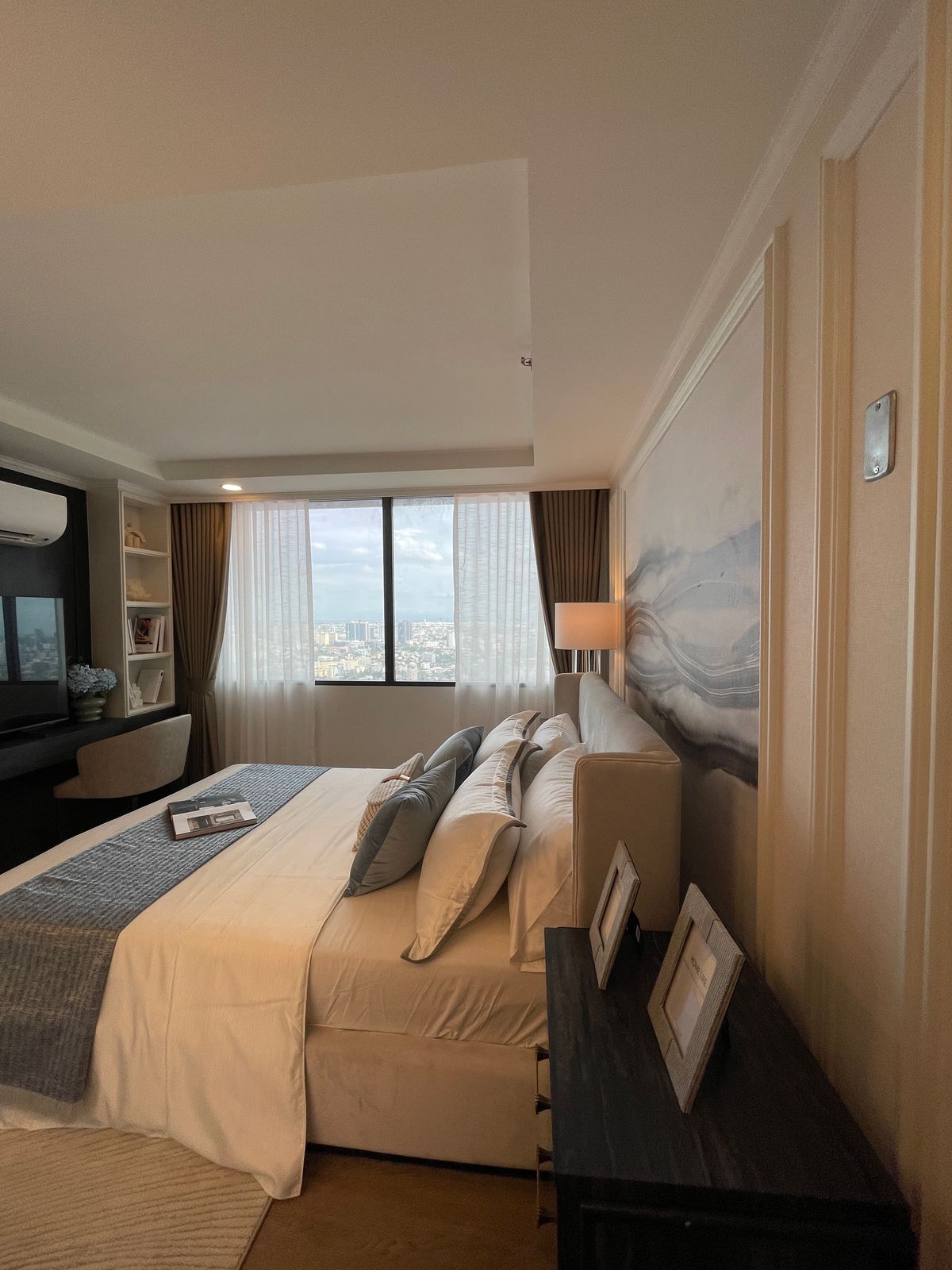 ขายคอนโดพระราม 9 เพชรบุรีตัดใหม่ RCA : ขายคอนโด แลนด์มาร์ค แอท เอ็มอาร์ทีเอ สเตชั่น: Penthouses 3 ห้องน้อน 3 ห้องน้ำ ตกแต่งครบพร้อมเข้าอยู่  นิยามใหม่ของการใช้ชีวิตใจกลางกรุงเทพฯ คอนโดมิเนียม Branded Residence โดย Cassia (Banyan Group) Mega Mixed-Use ใกล้ MRT สายสีส้ม เพียง 350 เมตร  