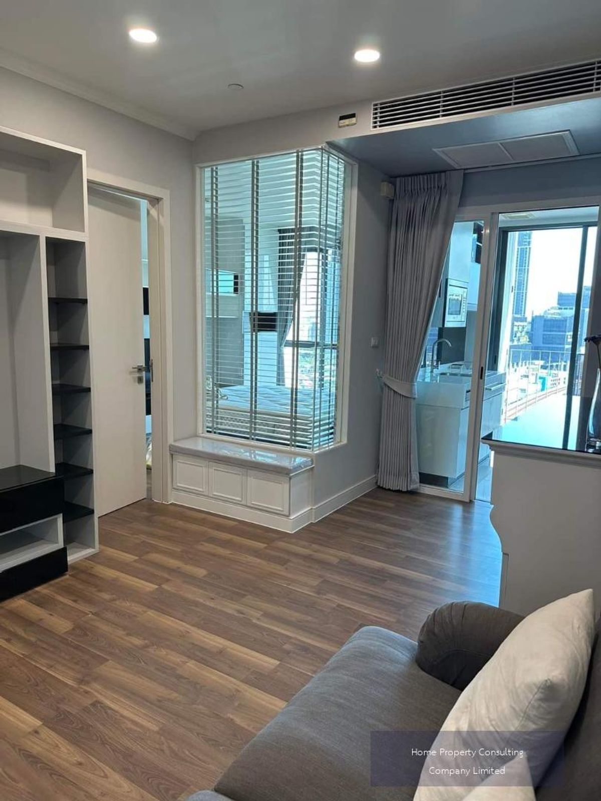 For SaleCondoOnnut, Udomsuk : Quick sale, cheap sales! The Room Sukhumvit 62, near BTS Punnawithi (14 m/1 minute), interested in negotiating @condobkk (with @) Code H33188