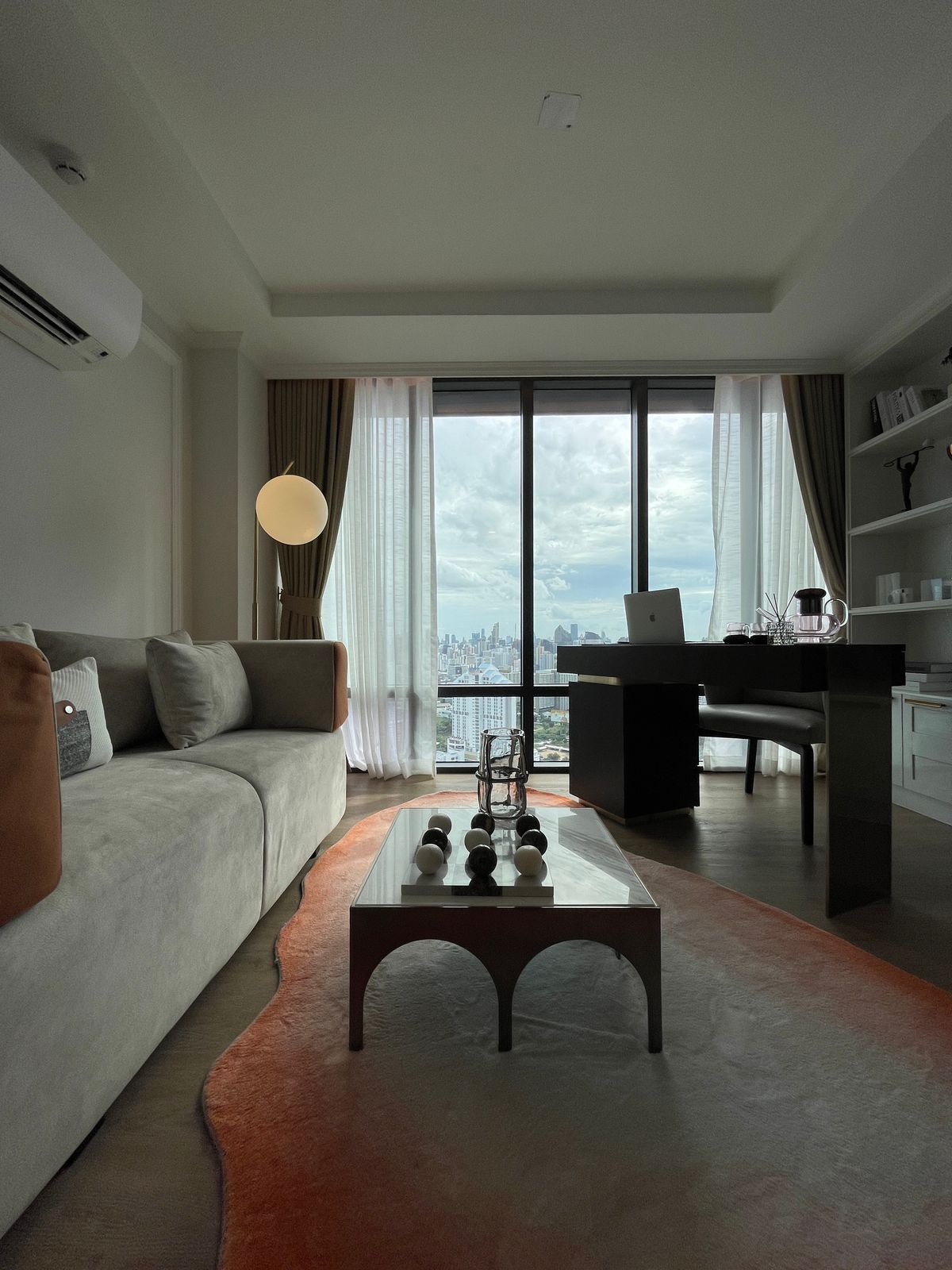 ขายคอนโดพระราม 9 เพชรบุรีตัดใหม่ RCA : ขายคอนโด แลนด์มาร์ค แอท เอ็มอาร์ทีเอ สเตชั่น: Penthouses 3 ห้องน้อน 3 ห้องน้ำ ตกแต่งครบพร้อมเข้าอยู่  นิยามใหม่ของการใช้ชีวิตใจกลางกรุงเทพฯ คอนโดมิเนียม Branded Residence โดย Cassia (Banyan Group) Mega Mixed-Use ใกล้ MRT สายสีส้ม เพียง 350 เมตร  