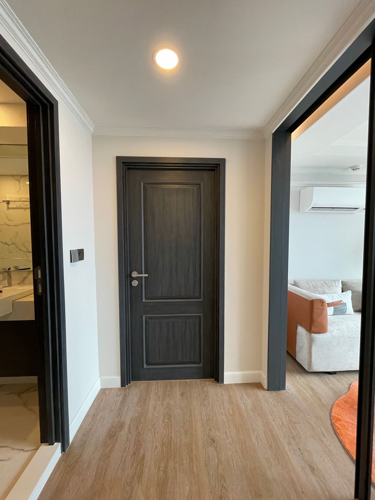 ขายคอนโดพระราม 9 เพชรบุรีตัดใหม่ RCA : ขายคอนโด แลนด์มาร์ค แอท เอ็มอาร์ทีเอ สเตชั่น: Penthouses 3 ห้องน้อน 3 ห้องน้ำ ตกแต่งครบพร้อมเข้าอยู่  นิยามใหม่ของการใช้ชีวิตใจกลางกรุงเทพฯ คอนโดมิเนียม Branded Residence โดย Cassia (Banyan Group) Mega Mixed-Use ใกล้ MRT สายสีส้ม เพียง 350 เมตร  