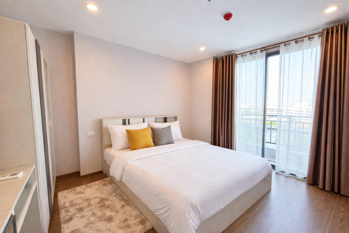 For RentCondoRatchadapisek, Huaikwang, Suttisan : 🔴15,900฿🔴 𝐀𝐫𝐭𝐢𝐬𝐚𝐧 𝐑𝐚𝐭𝐜𝐡𝐚𝐝𝐚┃Artisan Ratchada ✅ near MRT Cultural Center Happy to serve you. If interested, contact 𝙇𝙄𝙉𝙀 (reply very quickly):​📱 Property code​ 6903-2202📱: Line ID:@bbcondo88