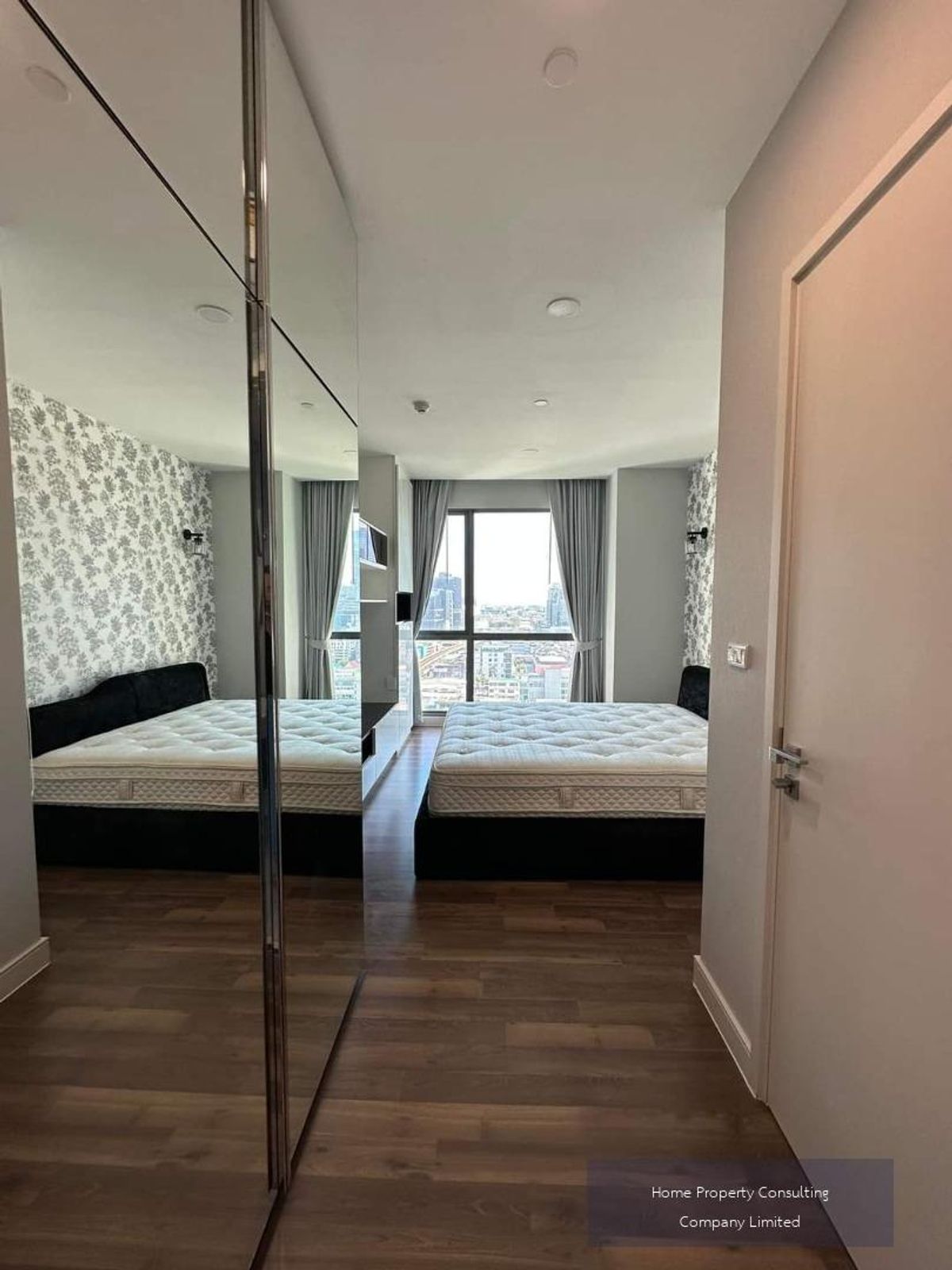 For SaleCondoOnnut, Udomsuk : Quick sale, cheap sales! The Room Sukhumvit 62, near BTS Punnawithi (14 m/1 minute), interested in negotiating @condobkk (with @) Code H33188