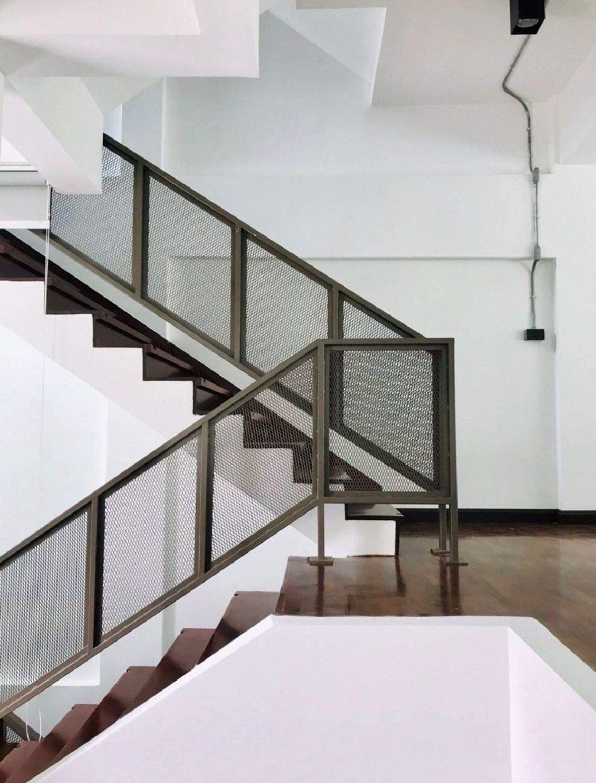 ขายทาวน์โฮมสุขุมวิท อโศก ทองหล่อ : ขาย Townhome Prompak Place ขนาด 180 Sq.m พิเศษเพียง 25.75 MB ติดต่อ 086-795-9997 (จิมมี่)