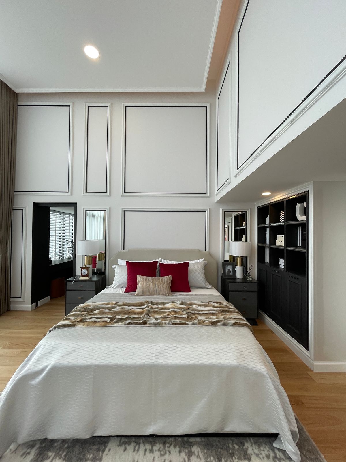 ขายคอนโดพระราม 9 เพชรบุรีตัดใหม่ RCA : ขายคอนโด แลนด์มาร์ค แอท เอ็มอาร์ทีเอ สเตชั่น: Penthouses 3 ห้องน้อน 3 ห้องน้ำ ตกแต่งครบพร้อมเข้าอยู่  นิยามใหม่ของการใช้ชีวิตใจกลางกรุงเทพฯ คอนโดมิเนียม Branded Residence โดย Cassia (Banyan Group) Mega Mixed-Use ใกล้ MRT สายสีส้ม เพียง 350 เมตร  