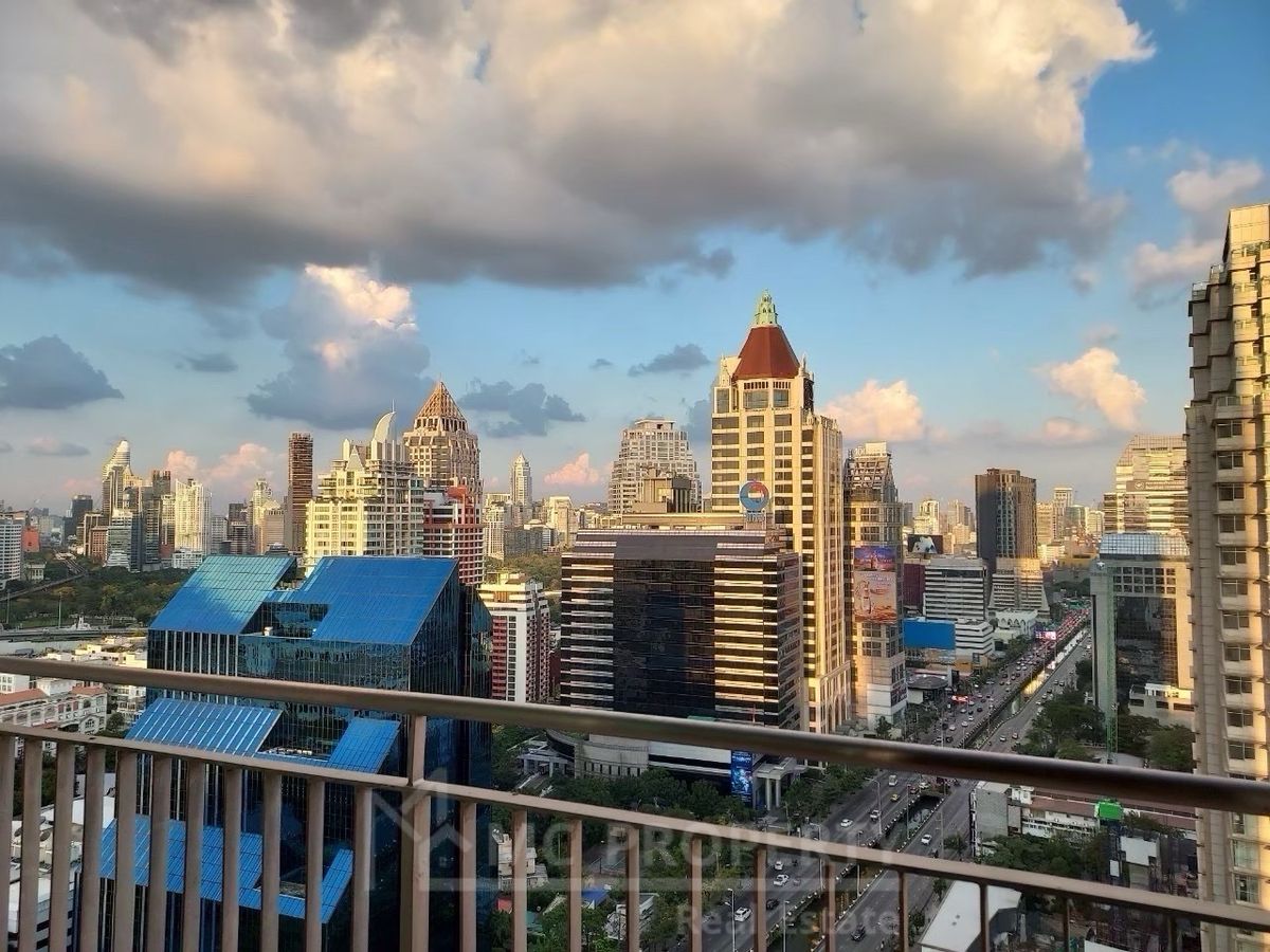 ให้เช่าคอนโดสาทร นราธิวาส : Urbana Sathorn 3 ห้องนอน 175sqm 20fl ++ ให้เช่าเพียง 85,000 โปรดติดต่อ 0816878954