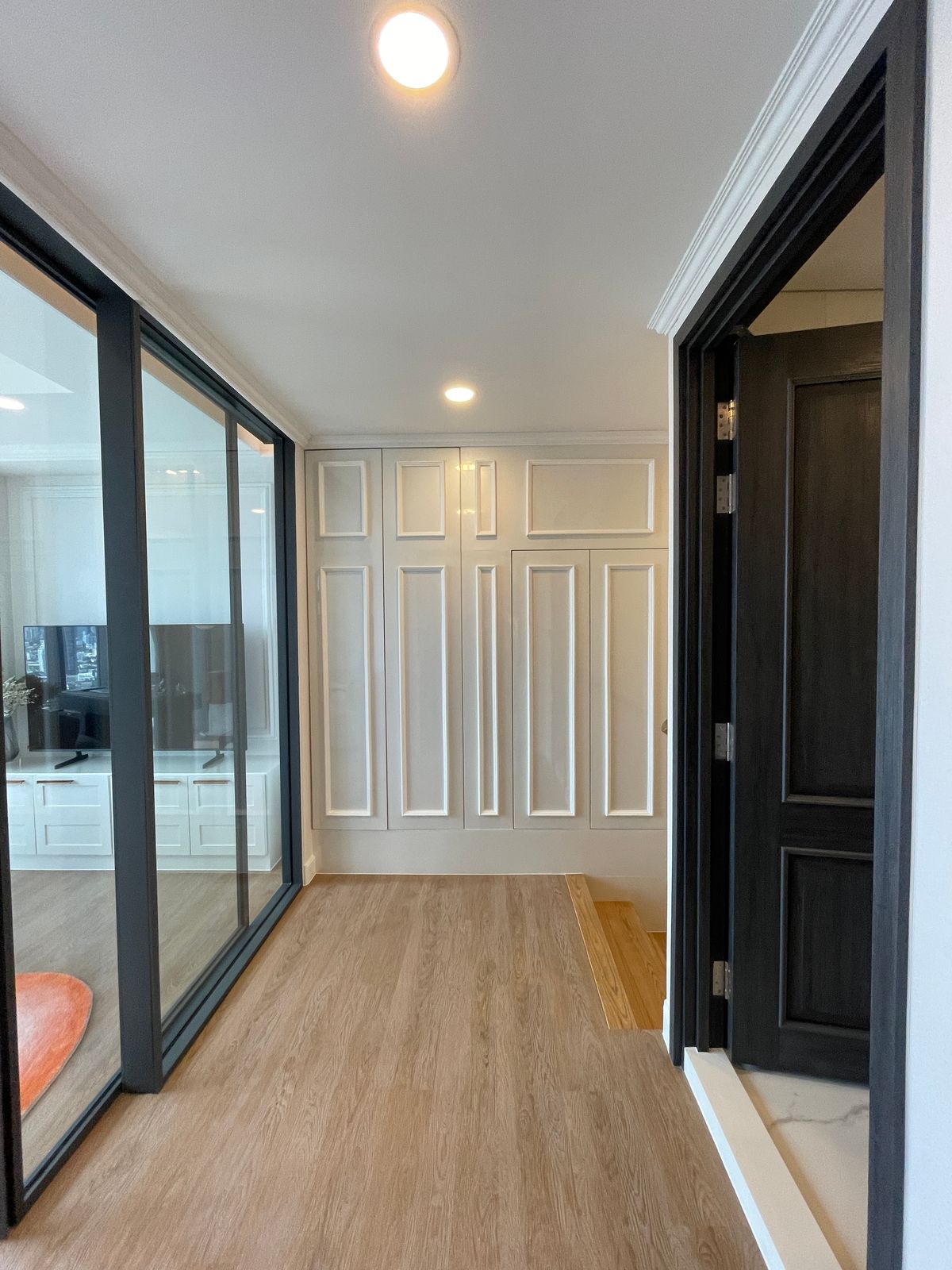 ขายคอนโดพระราม 9 เพชรบุรีตัดใหม่ RCA : ขายคอนโด แลนด์มาร์ค แอท เอ็มอาร์ทีเอ สเตชั่น: Penthouses 3 ห้องน้อน 3 ห้องน้ำ ตกแต่งครบพร้อมเข้าอยู่  นิยามใหม่ของการใช้ชีวิตใจกลางกรุงเทพฯ คอนโดมิเนียม Branded Residence โดย Cassia (Banyan Group) Mega Mixed-Use ใกล้ MRT สายสีส้ม เพียง 350 เมตร  