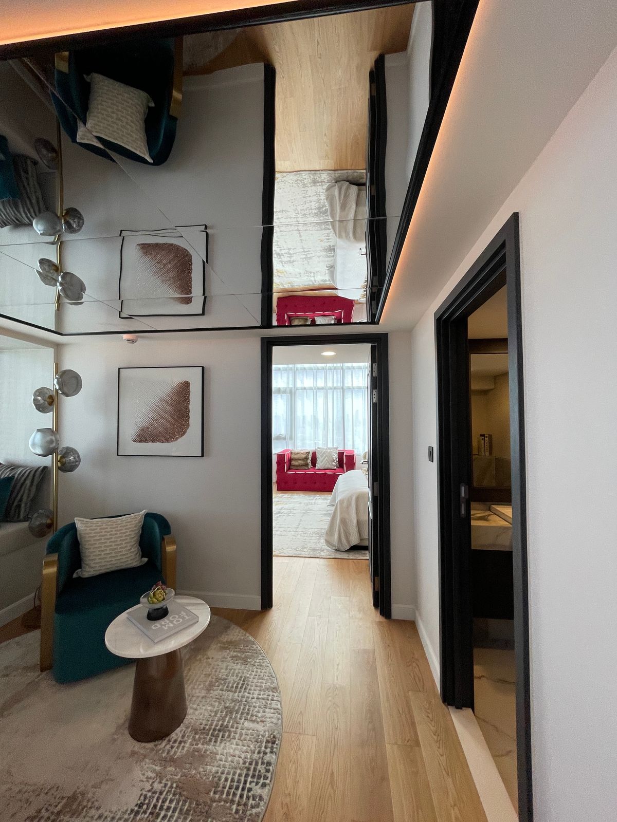 ขายคอนโดพระราม 9 เพชรบุรีตัดใหม่ RCA : ขายคอนโด แลนด์มาร์ค แอท เอ็มอาร์ทีเอ สเตชั่น: Penthouses 3 ห้องน้อน 3 ห้องน้ำ ตกแต่งครบพร้อมเข้าอยู่  นิยามใหม่ของการใช้ชีวิตใจกลางกรุงเทพฯ คอนโดมิเนียม Branded Residence โดย Cassia (Banyan Group) Mega Mixed-Use ใกล้ MRT สายสีส้ม เพียง 350 เมตร  