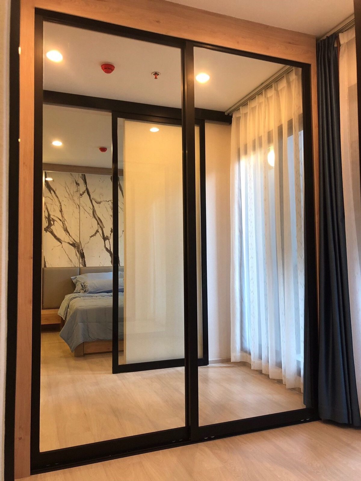 For RentCondoRama9, Petchburi, RCA : Life Asoke ✨ 30 sq.m. Fully Furnished ✨ 📞 Line: @pukkhome (with @)