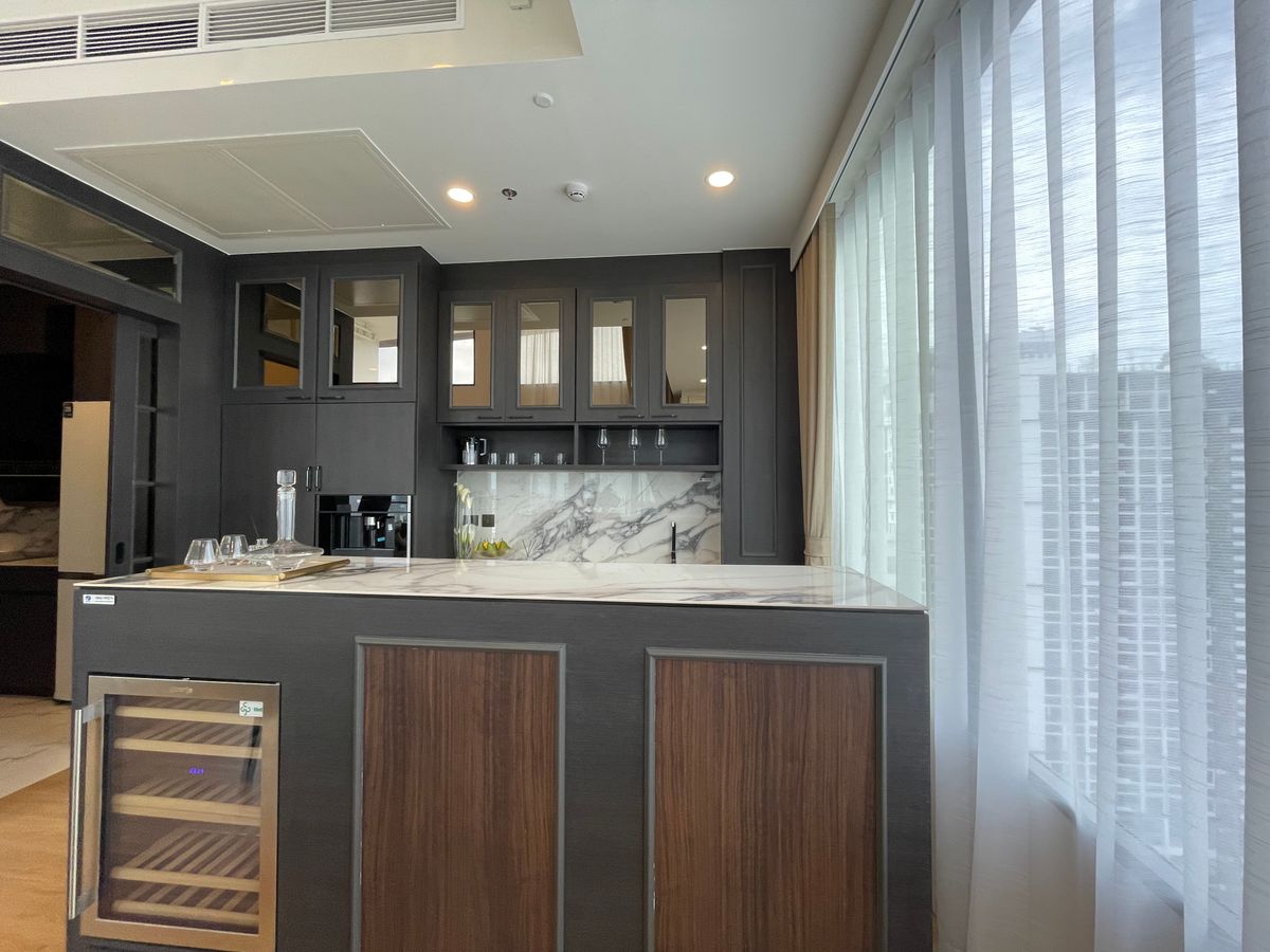 ขายคอนโดพระราม 9 เพชรบุรีตัดใหม่ RCA : ขายคอนโด แลนด์มาร์ค แอท เอ็มอาร์ทีเอ สเตชั่น: Penthouses 3 ห้องน้อน 3 ห้องน้ำ ตกแต่งครบพร้อมเข้าอยู่  นิยามใหม่ของการใช้ชีวิตใจกลางกรุงเทพฯ คอนโดมิเนียม Branded Residence โดย Cassia (Banyan Group) Mega Mixed-Use ใกล้ MRT สายสีส้ม เพียง 350 เมตร  