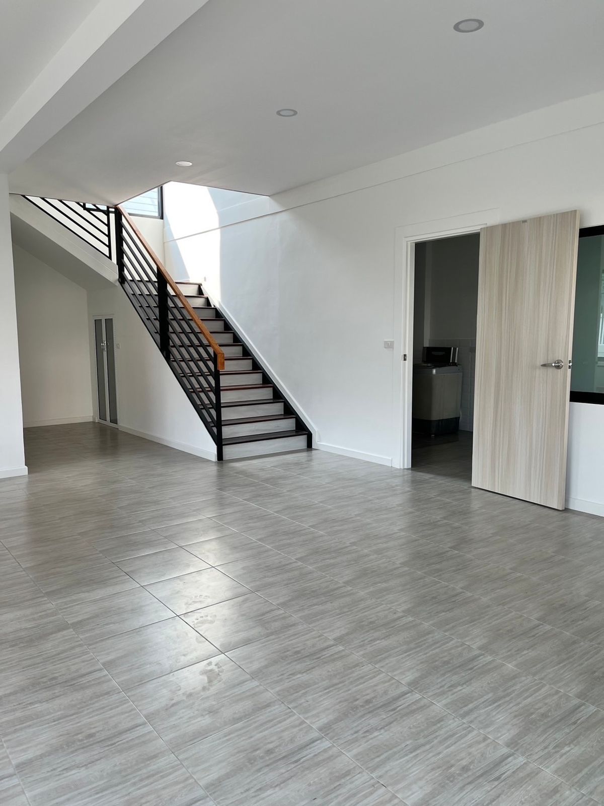 For RentHouseThaphra, Talat Phlu, Wutthakat : New house for rent 58 sq.w., 4 bedrooms, 2 bathrooms, near BTS Bang Wa