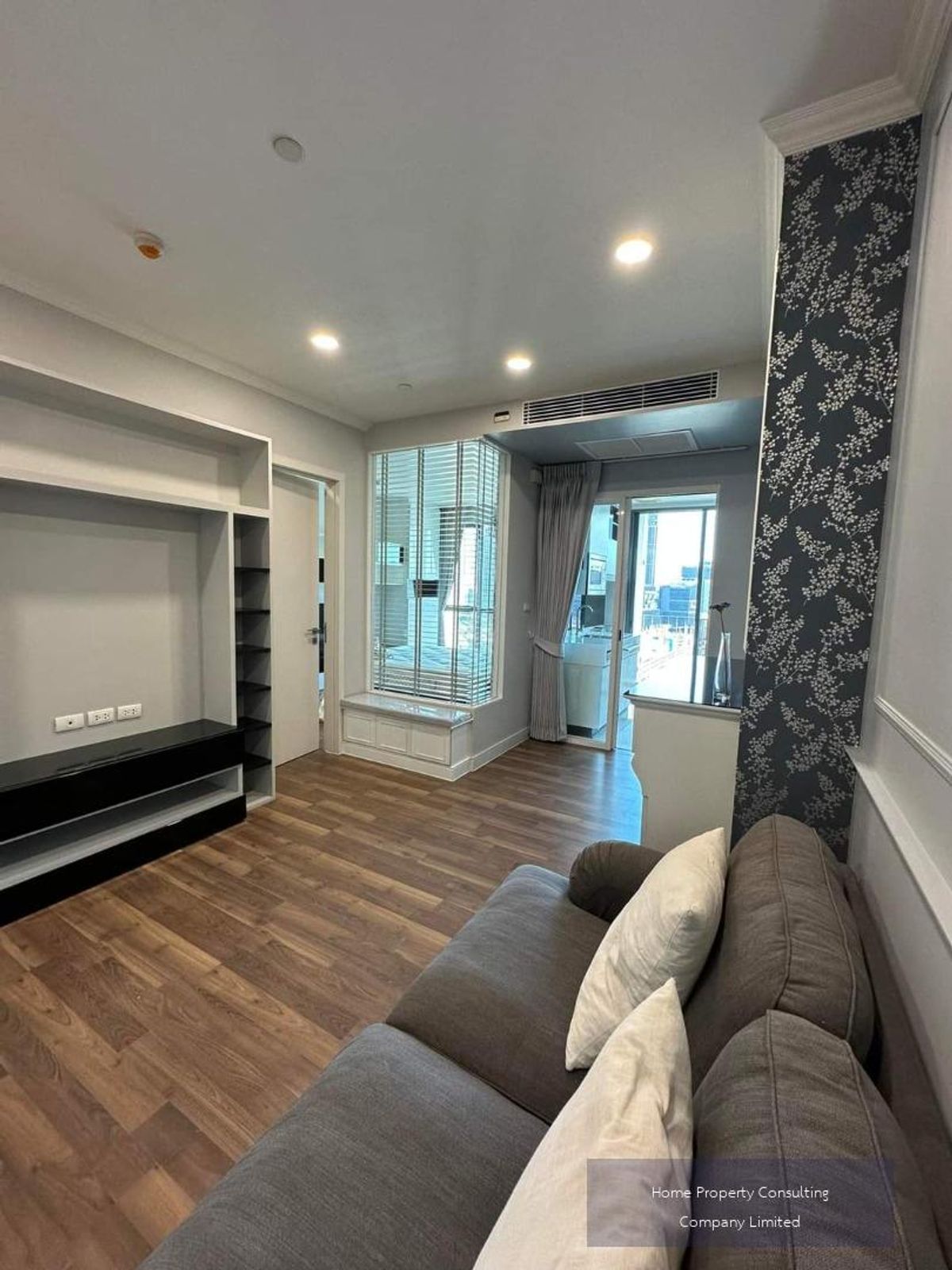 For SaleCondoOnnut, Udomsuk : Quick sale, cheap sales! The Room Sukhumvit 62, near BTS Punnawithi (14 m/1 minute), interested in negotiating @condobkk (with @) Code H33188