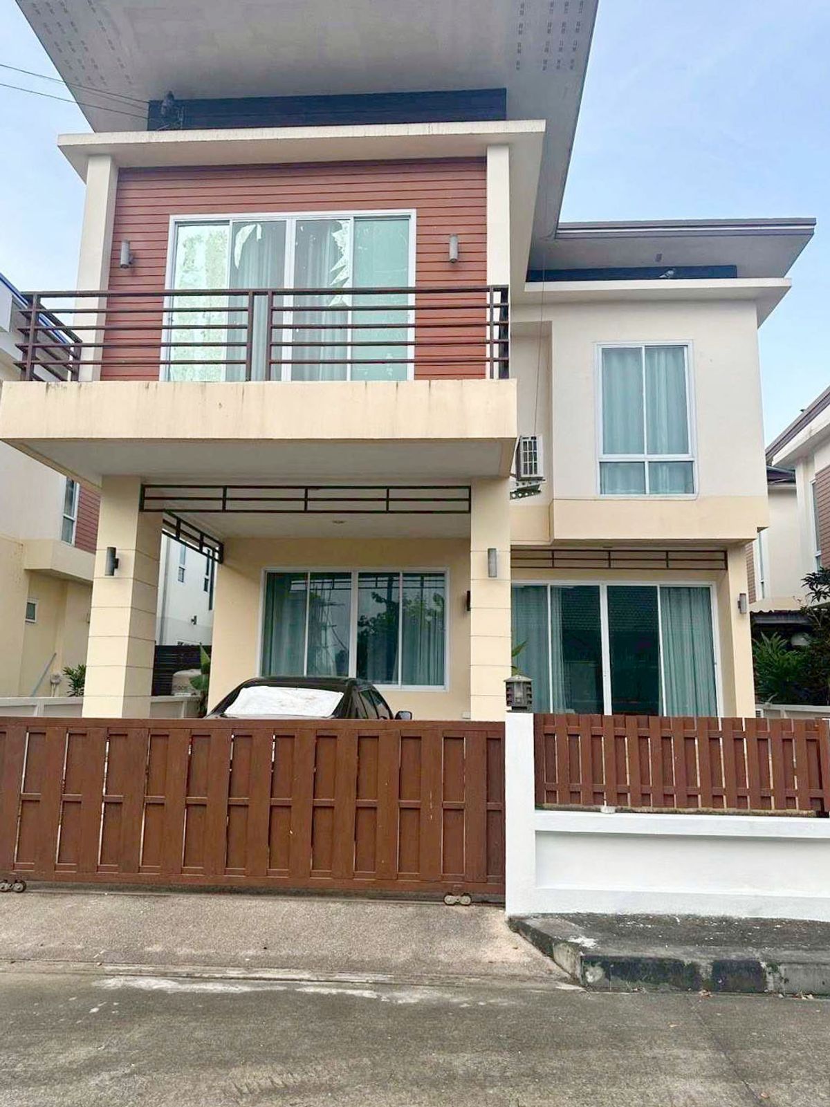 ให้เช่าบ้านเชียงใหม่ : บ้านในโครงการ ให้เช่าเดือนละ 15,500 บาท ไม่ไกลจากตลาดเจริญเจริญ No.13H622