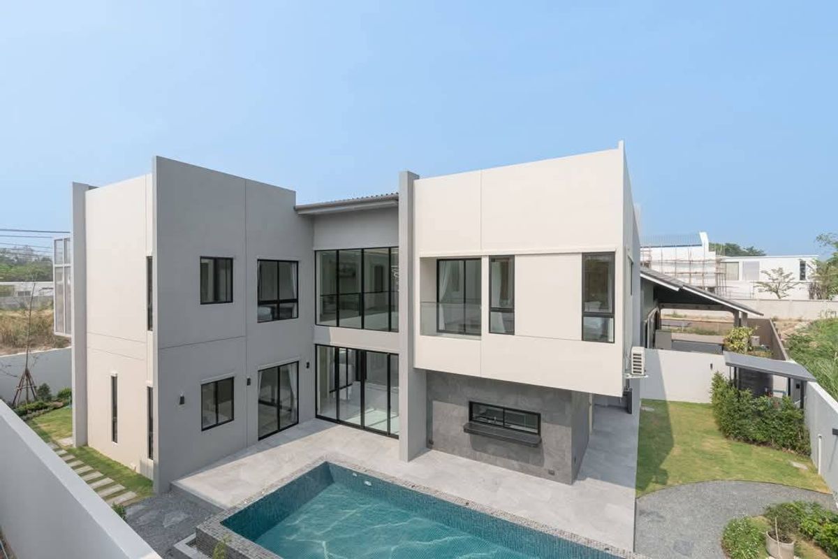For RentChiang Mai : - Two-storey pool villa house for rent with 4 bedrooms,5 toilets and 2 kitchens.  - The land size is  122  sq. wa.area  395 sq m. - The price is at THB 120,000 per month. 