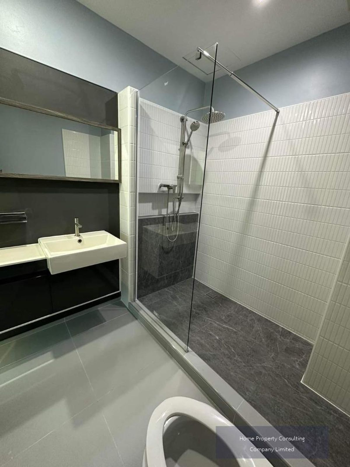 For SaleCondoOnnut, Udomsuk : Quick sale, cheap sales! The Room Sukhumvit 62, near BTS Punnawithi (14 m/1 minute), interested in negotiating @condobkk (with @) Code H33188