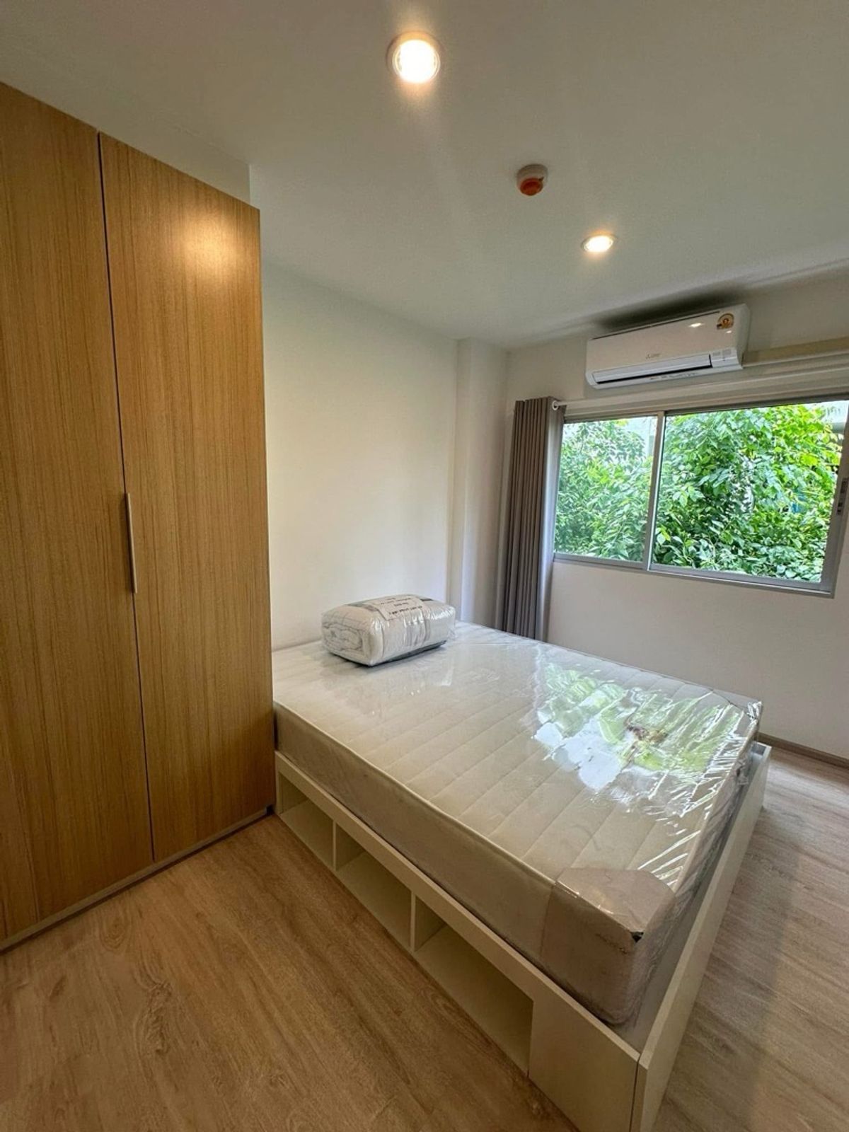 For RentCondoBang kae, Phetkasem : (Beautiful room at the cover-accept reservations) for rent, Sena Kit MRT, Bang Khae / near MRT Bang Khae Station (about 800 meters)