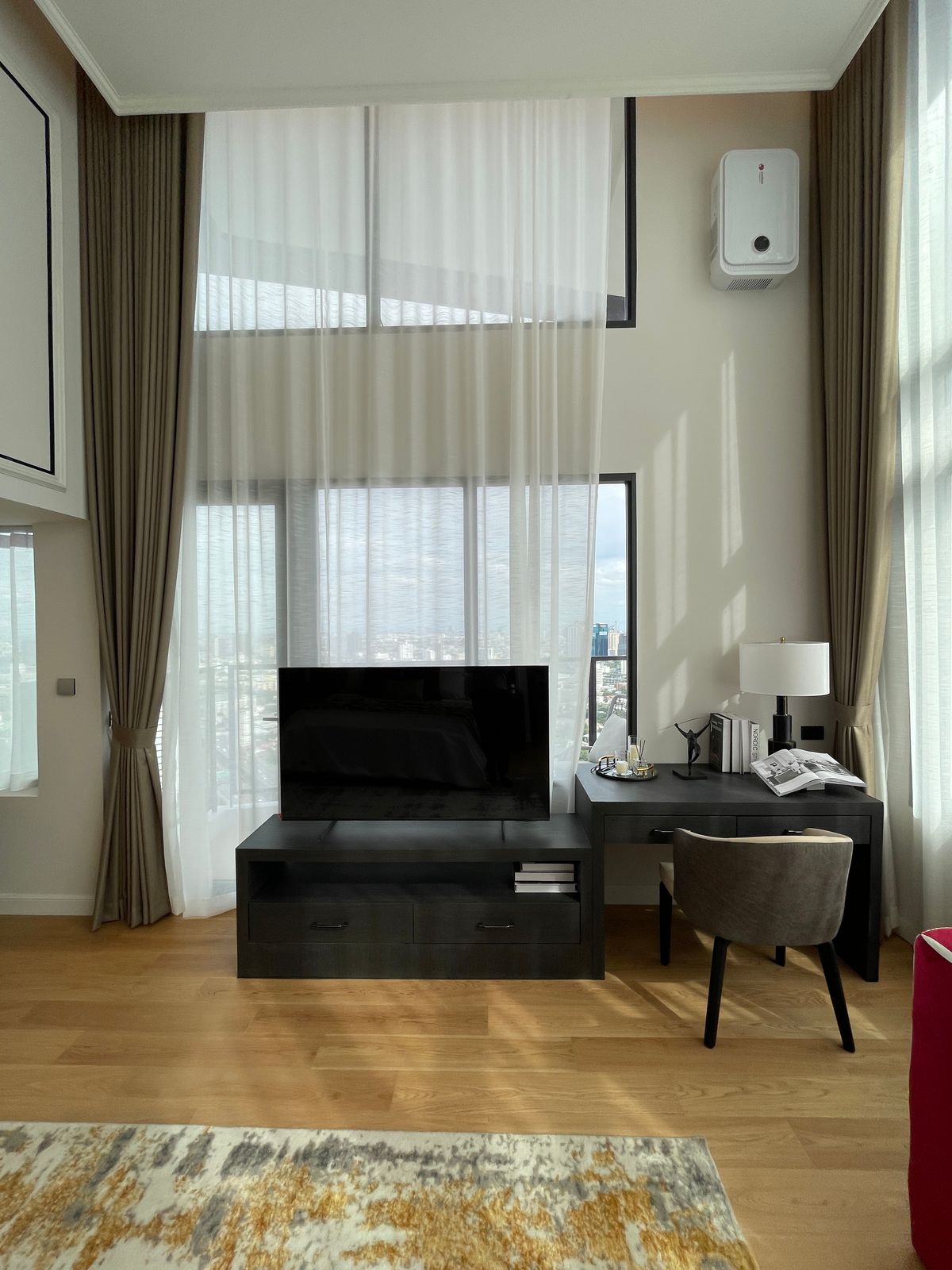 ขายคอนโดพระราม 9 เพชรบุรีตัดใหม่ RCA : ขายคอนโด แลนด์มาร์ค แอท เอ็มอาร์ทีเอ สเตชั่น: Penthouses 3 ห้องน้อน 3 ห้องน้ำ ตกแต่งครบพร้อมเข้าอยู่  นิยามใหม่ของการใช้ชีวิตใจกลางกรุงเทพฯ คอนโดมิเนียม Branded Residence โดย Cassia (Banyan Group) Mega Mixed-Use ใกล้ MRT สายสีส้ม เพียง 350 เมตร  