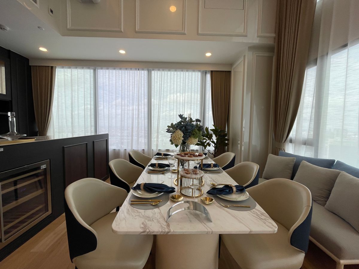 ขายคอนโดพระราม 9 เพชรบุรีตัดใหม่ RCA : ขายคอนโด แลนด์มาร์ค แอท เอ็มอาร์ทีเอ สเตชั่น: Penthouses 3 ห้องน้อน 3 ห้องน้ำ ตกแต่งครบพร้อมเข้าอยู่  นิยามใหม่ของการใช้ชีวิตใจกลางกรุงเทพฯ คอนโดมิเนียม Branded Residence โดย Cassia (Banyan Group) Mega Mixed-Use ใกล้ MRT สายสีส้ม เพียง 350 เมตร  