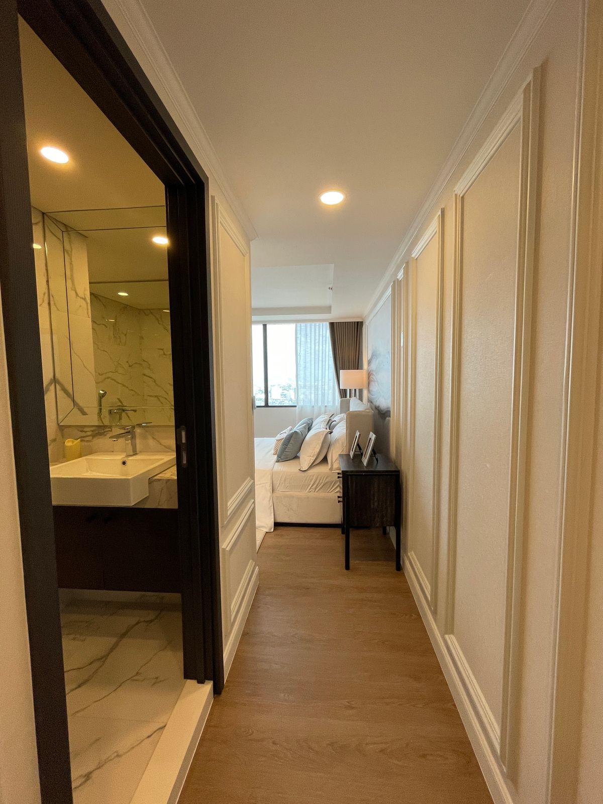 ขายคอนโดพระราม 9 เพชรบุรีตัดใหม่ RCA : ขายคอนโด แลนด์มาร์ค แอท เอ็มอาร์ทีเอ สเตชั่น: Penthouses 3 ห้องน้อน 3 ห้องน้ำ ตกแต่งครบพร้อมเข้าอยู่  นิยามใหม่ของการใช้ชีวิตใจกลางกรุงเทพฯ คอนโดมิเนียม Branded Residence โดย Cassia (Banyan Group) Mega Mixed-Use ใกล้ MRT สายสีส้ม เพียง 350 เมตร  