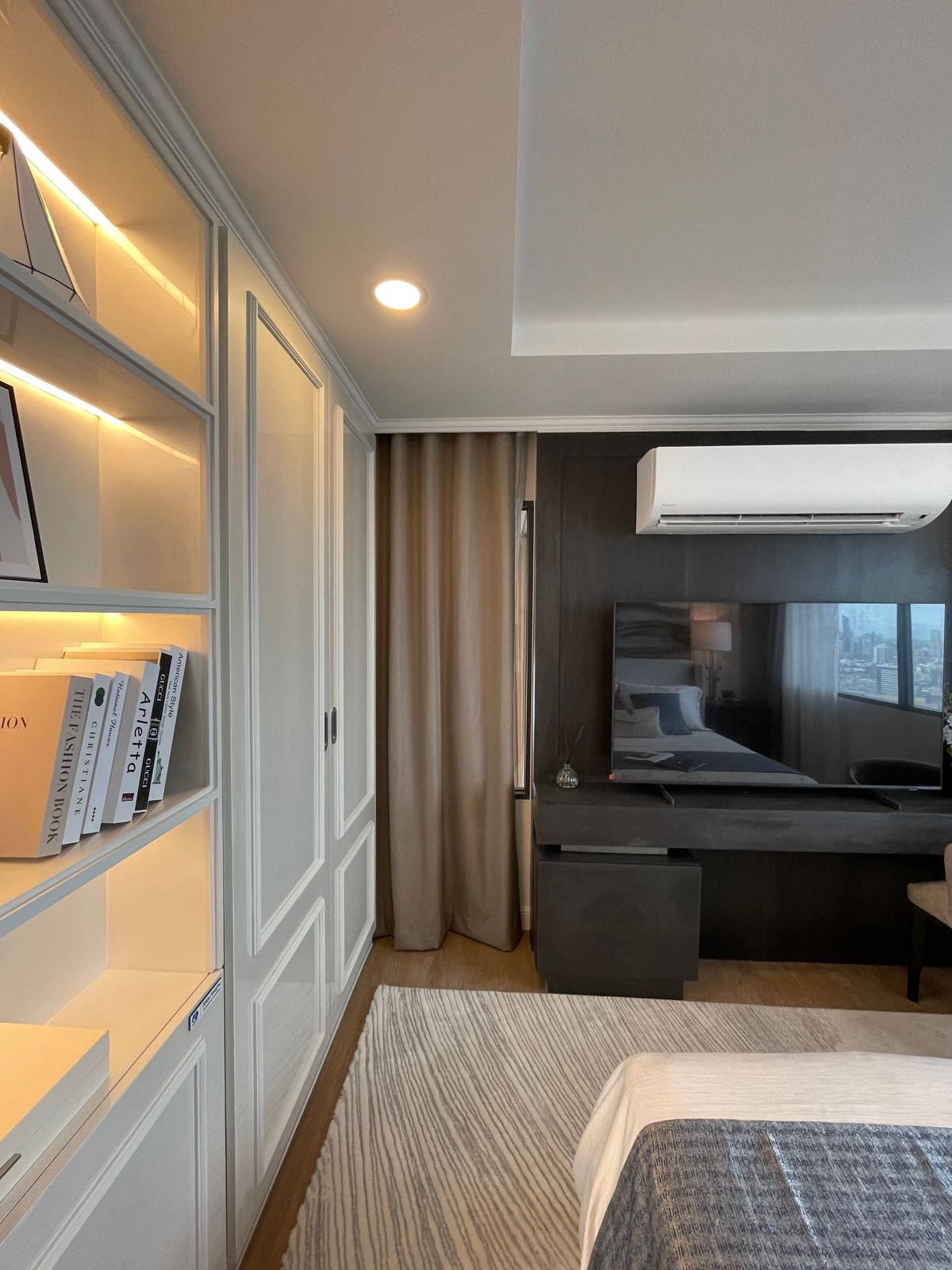 ขายคอนโดพระราม 9 เพชรบุรีตัดใหม่ RCA : ขายคอนโด แลนด์มาร์ค แอท เอ็มอาร์ทีเอ สเตชั่น: Penthouses 3 ห้องน้อน 3 ห้องน้ำ ตกแต่งครบพร้อมเข้าอยู่  นิยามใหม่ของการใช้ชีวิตใจกลางกรุงเทพฯ คอนโดมิเนียม Branded Residence โดย Cassia (Banyan Group) Mega Mixed-Use ใกล้ MRT สายสีส้ม เพียง 350 เมตร  