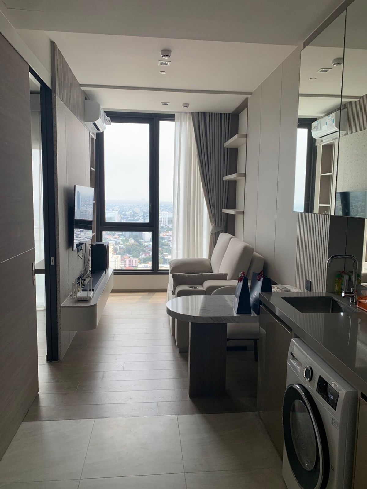 คอนโดลาดพร้าว เซ็นทรัลลาดพร้าว : For Sale / Rent The Crest Park Residences ชั้น 29  ขนาด 34.97 ตรม.
