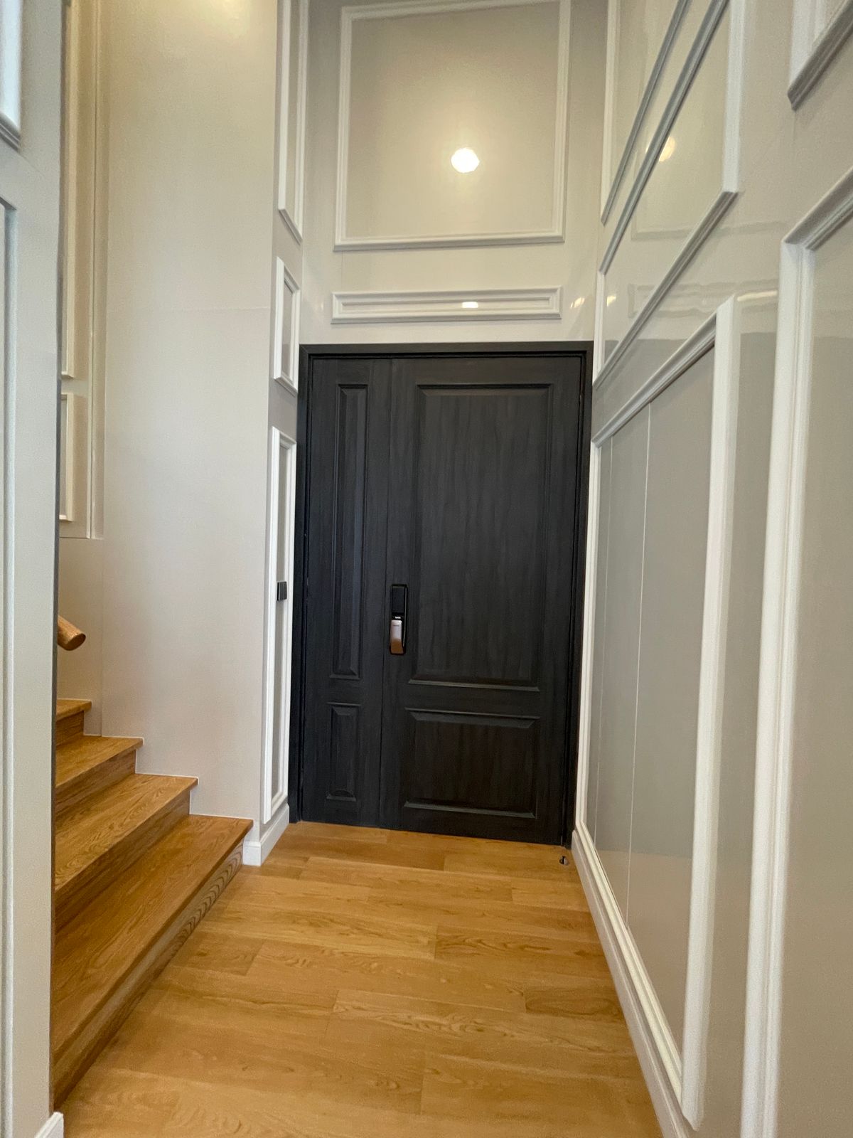 ขายคอนโดพระราม 9 เพชรบุรีตัดใหม่ RCA : ขายคอนโด แลนด์มาร์ค แอท เอ็มอาร์ทีเอ สเตชั่น: Penthouses 3 ห้องน้อน 3 ห้องน้ำ ตกแต่งครบพร้อมเข้าอยู่  นิยามใหม่ของการใช้ชีวิตใจกลางกรุงเทพฯ คอนโดมิเนียม Branded Residence โดย Cassia (Banyan Group) Mega Mixed-Use ใกล้ MRT สายสีส้ม เพียง 350 เมตร  