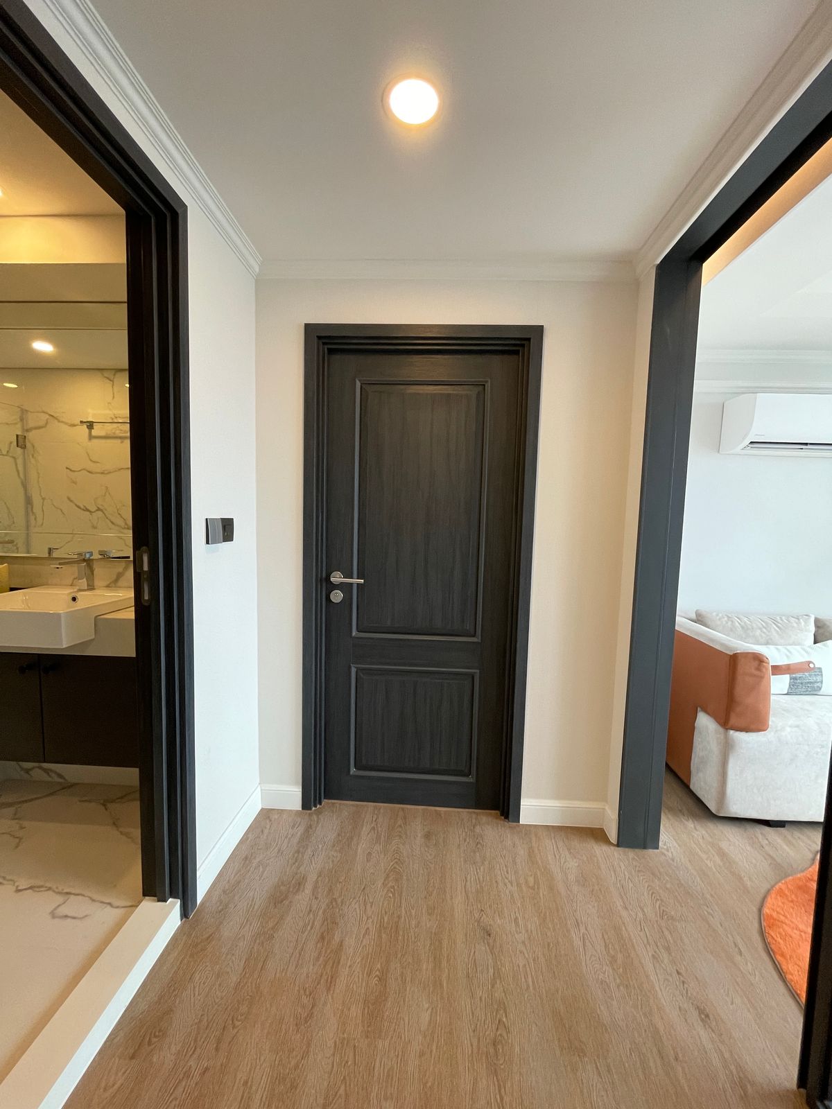 ขายคอนโดพระราม 9 เพชรบุรีตัดใหม่ RCA : ขายคอนโด แลนด์มาร์ค แอท เอ็มอาร์ทีเอ สเตชั่น: Penthouses 3 ห้องน้อน 3 ห้องน้ำ ตกแต่งครบพร้อมเข้าอยู่  นิยามใหม่ของการใช้ชีวิตใจกลางกรุงเทพฯ คอนโดมิเนียม Branded Residence โดย Cassia (Banyan Group) Mega Mixed-Use ใกล้ MRT สายสีส้ม เพียง 350 เมตร  