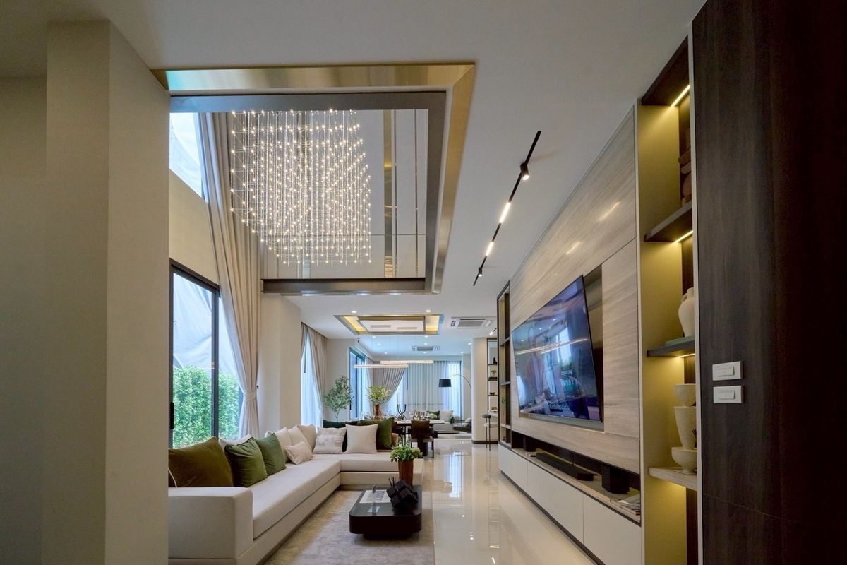 ขายบ้านลาดพร้าว เซ็นทรัลลาดพร้าว : 📢👇บ้านหรู 3 ชั้น ย่านลาดพร้าว พร้อมลิฟต์และสระว่ายน้ำส่วนตัว (ภาพบ้านตัวอย่าง)